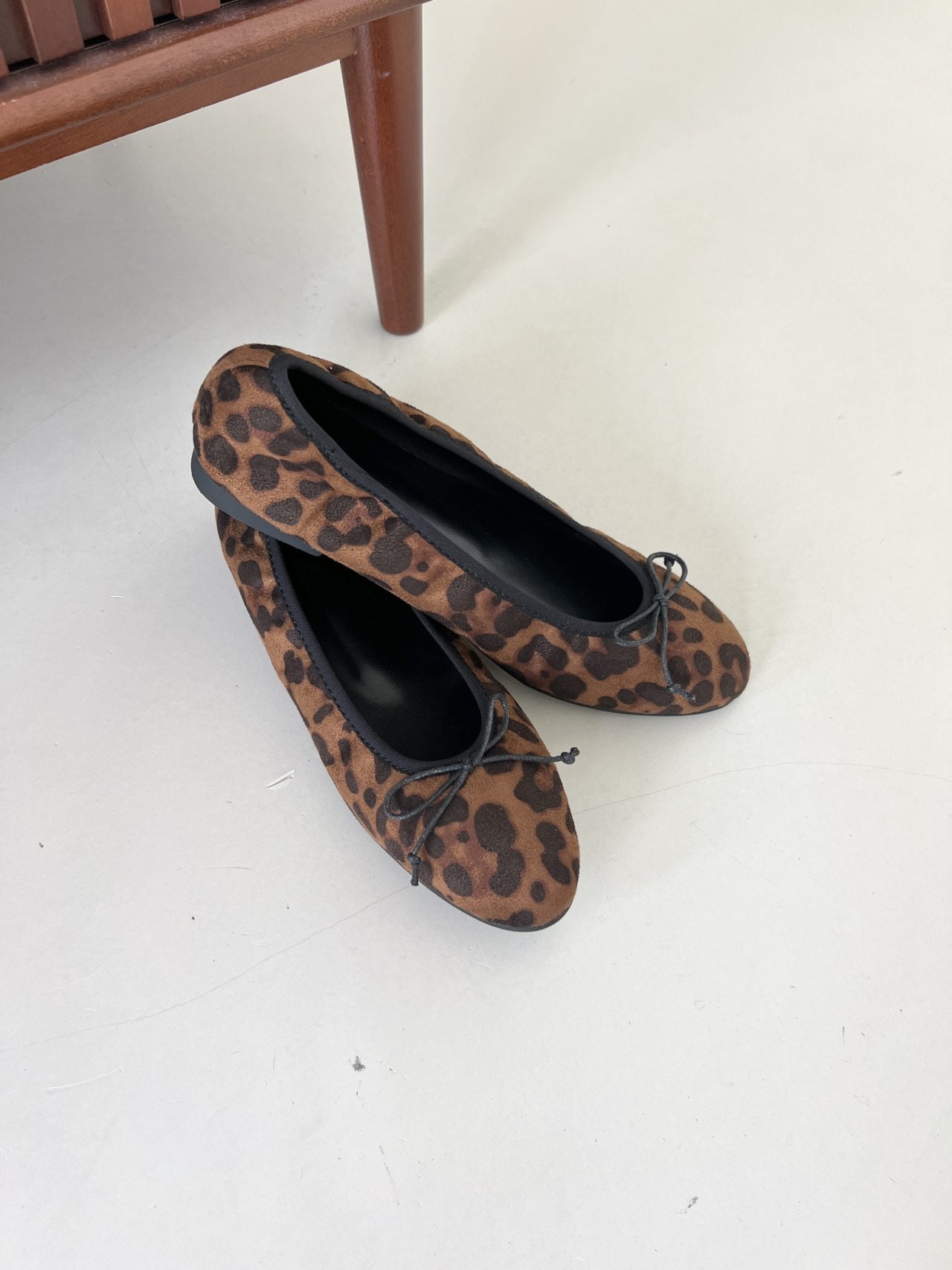 crumpled ribbon flat