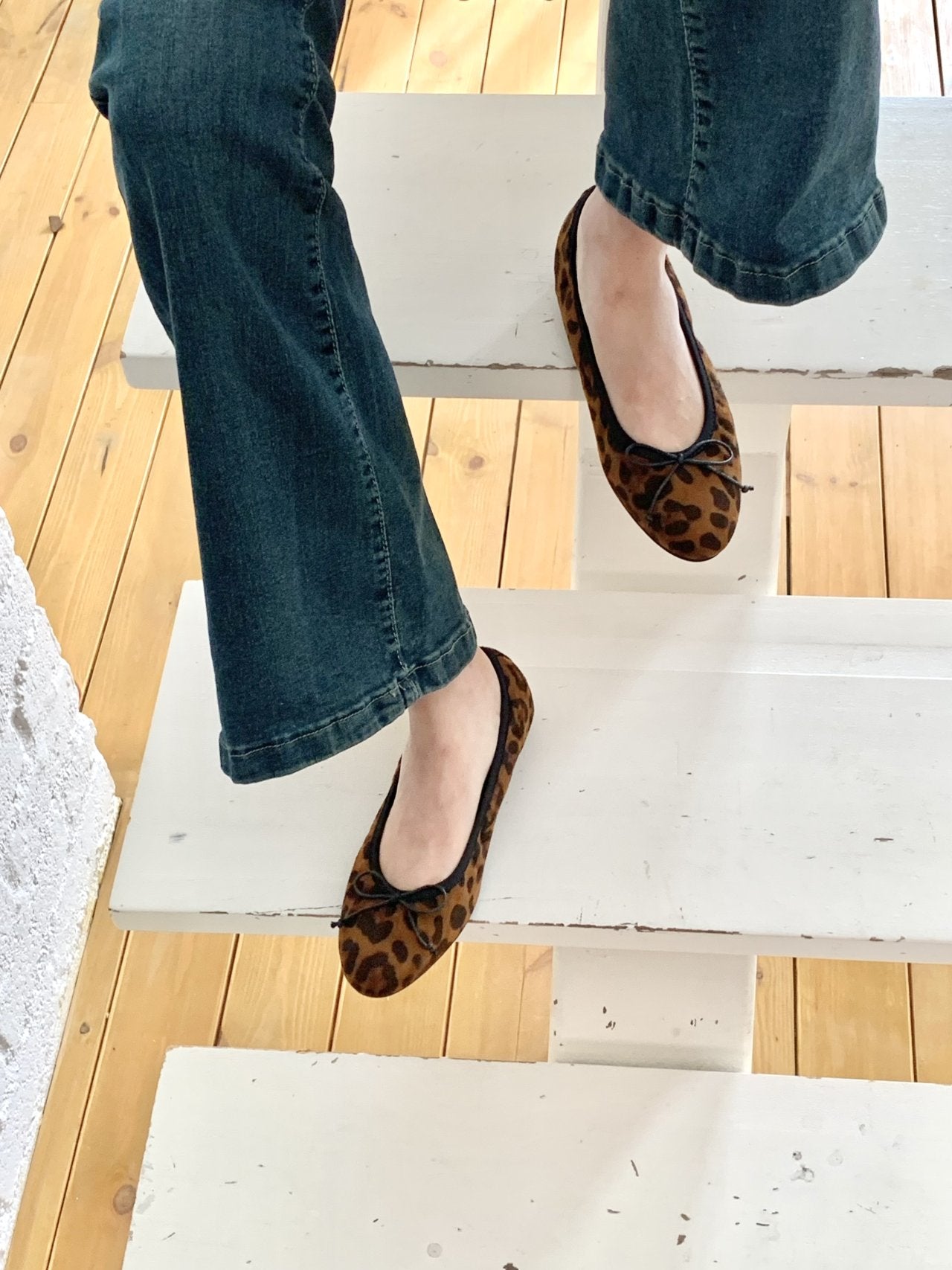crumpled ribbon flat