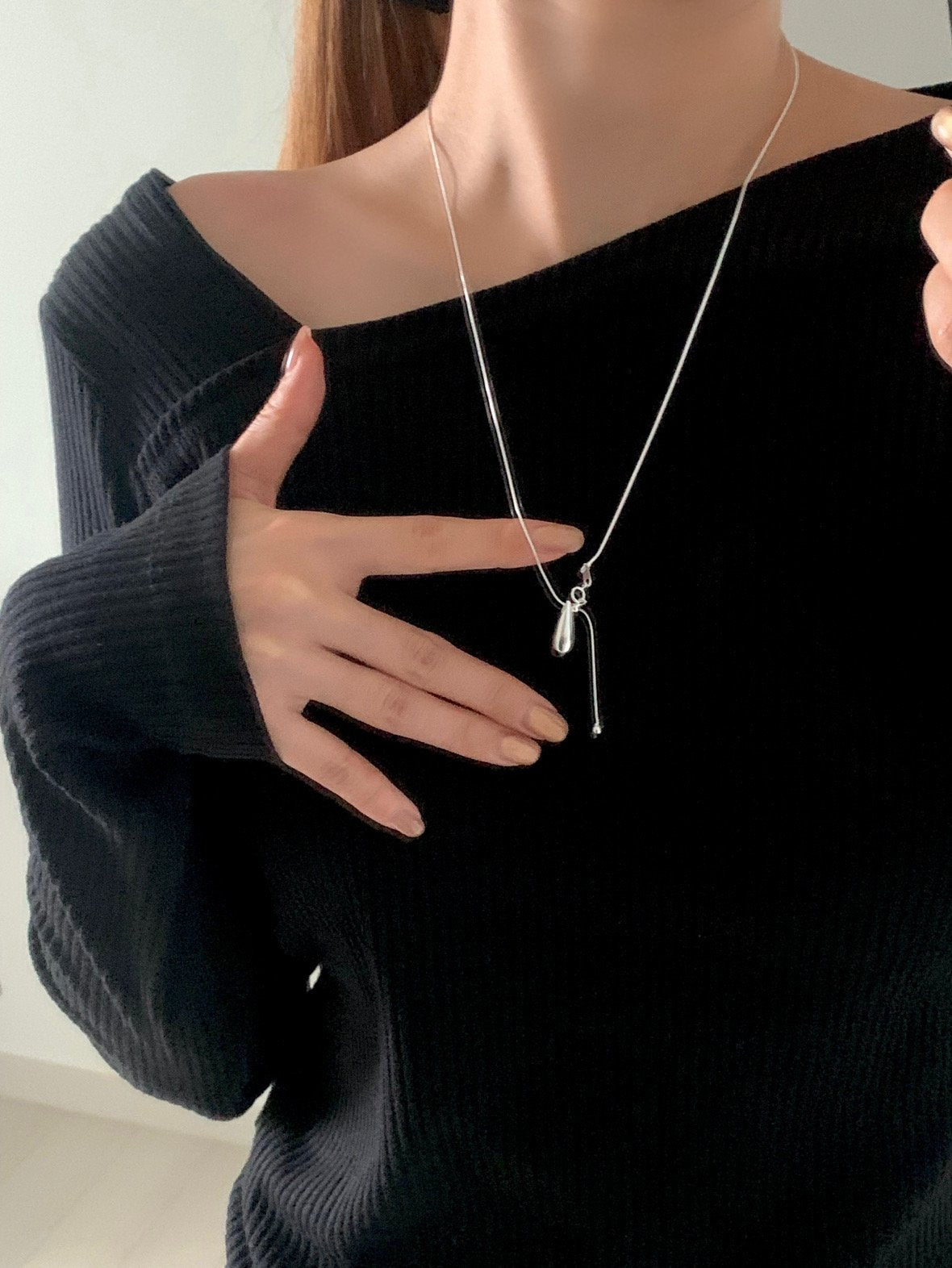 snake string water drop necklace