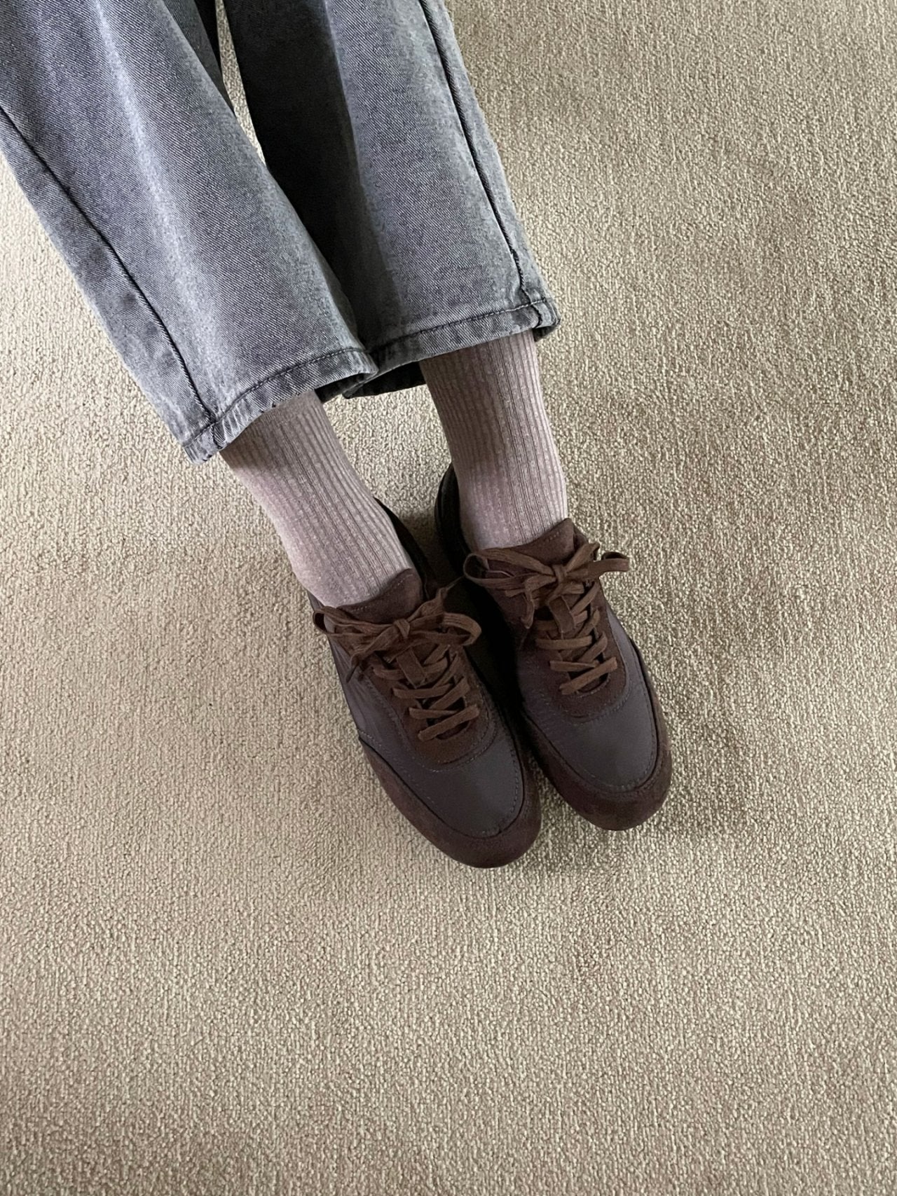 Simple nylon sneakers