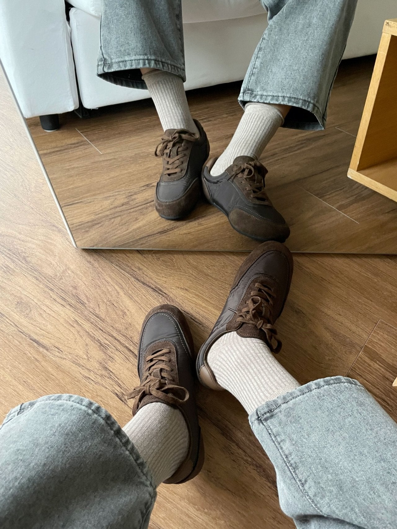 Simple nylon sneakers