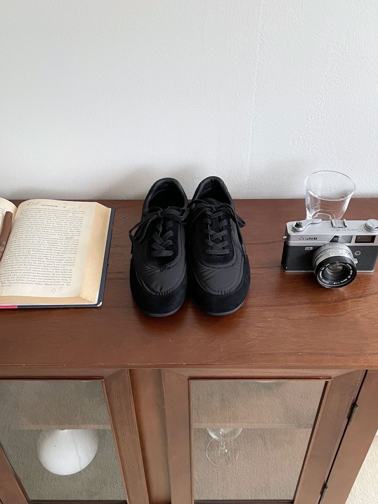 Simple nylon sneakers