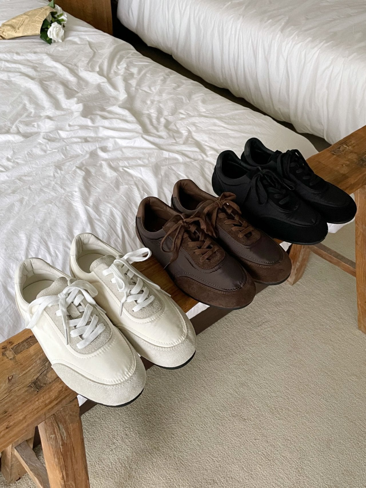 Simple nylon sneakers