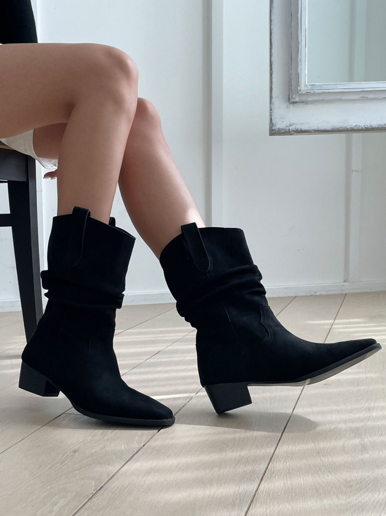 Western shirring boots