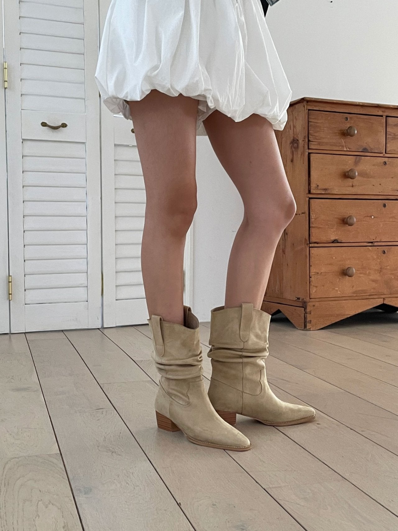 Western shirring boots