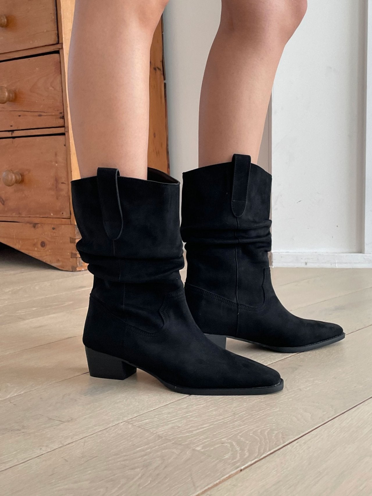 Western shirring boots