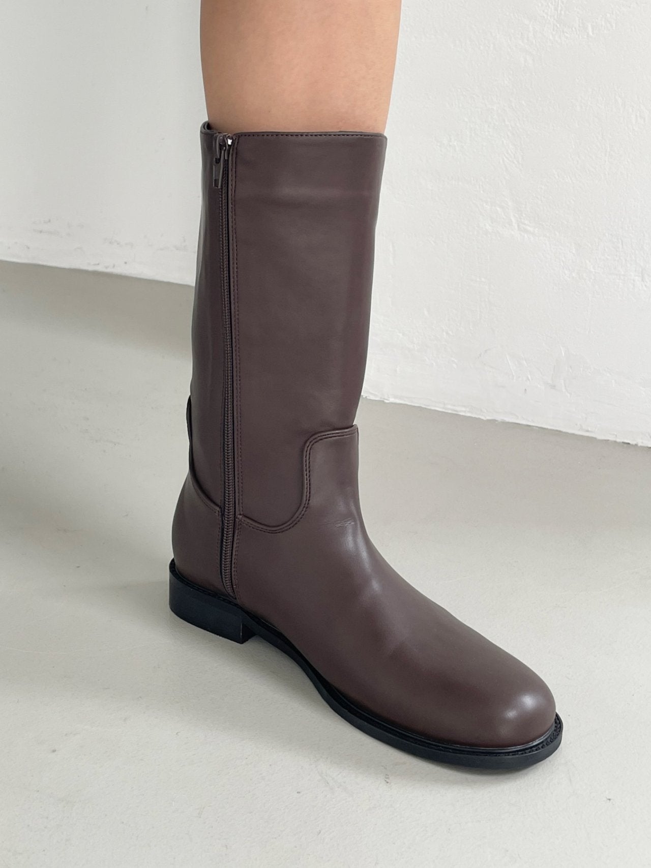 simple half flat boots