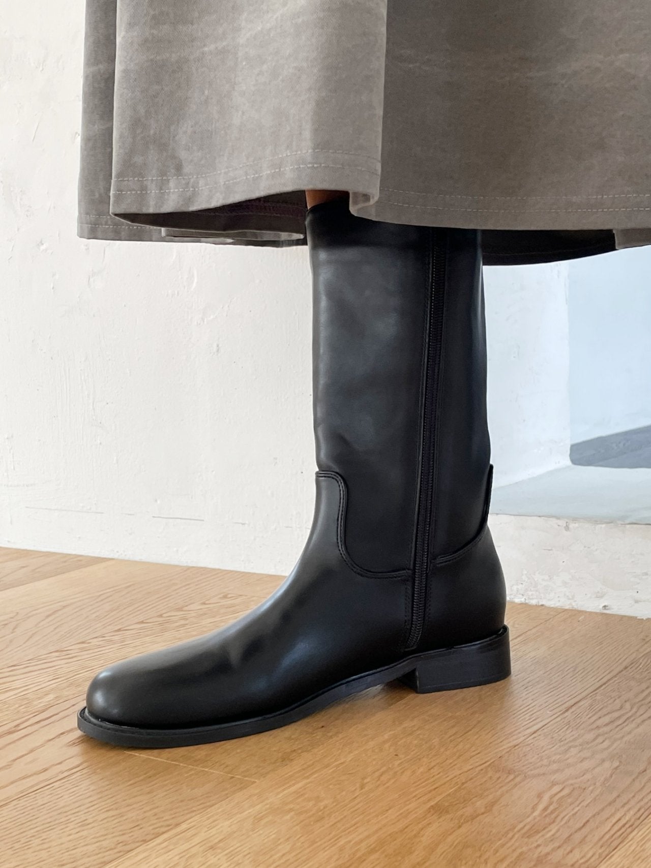 simple half flat boots