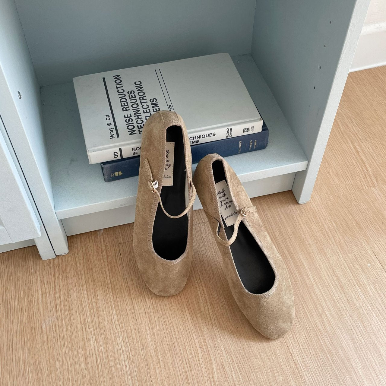 sol suede Flat