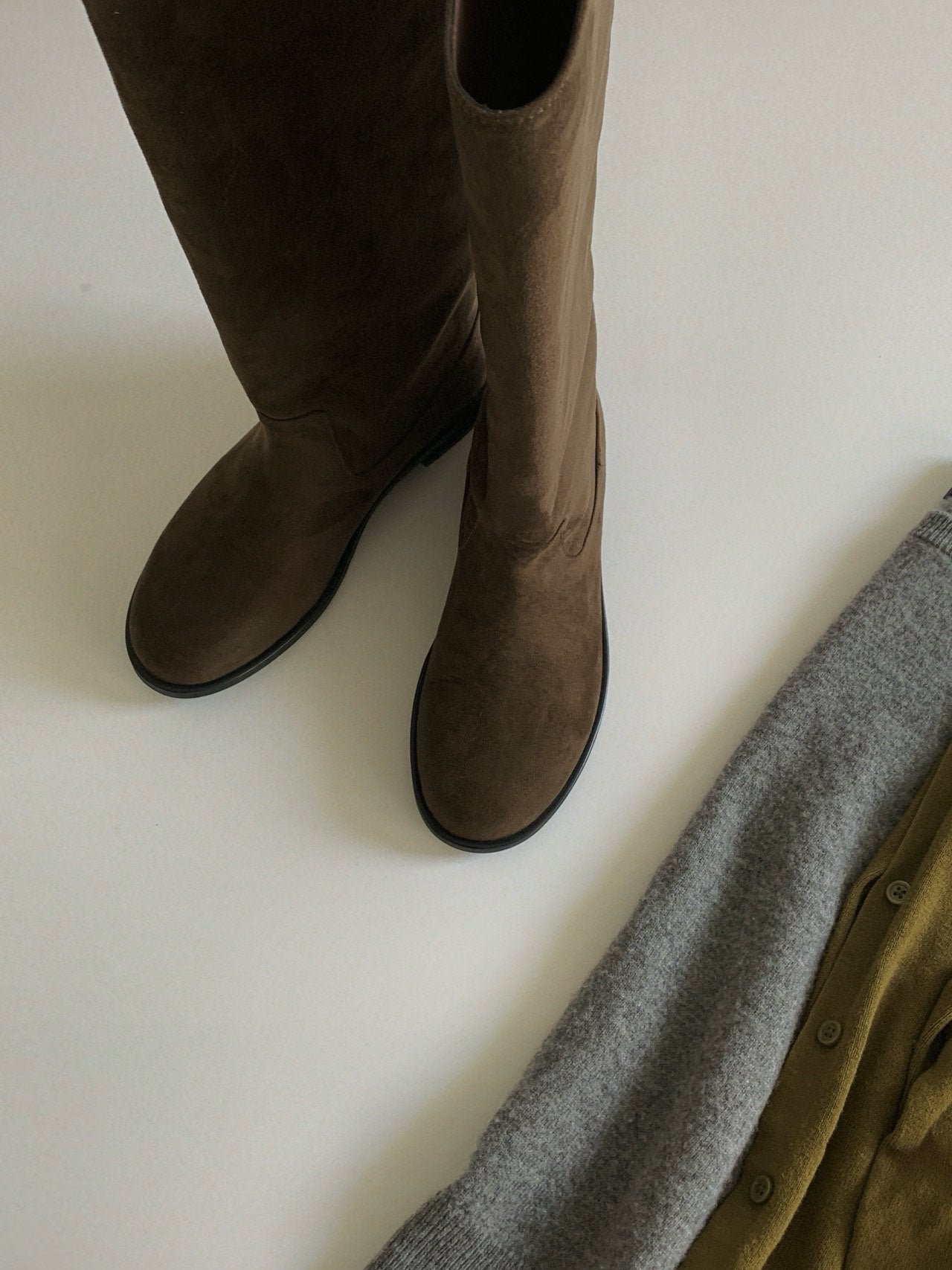 Olive V-Cut Belted Boots-2col