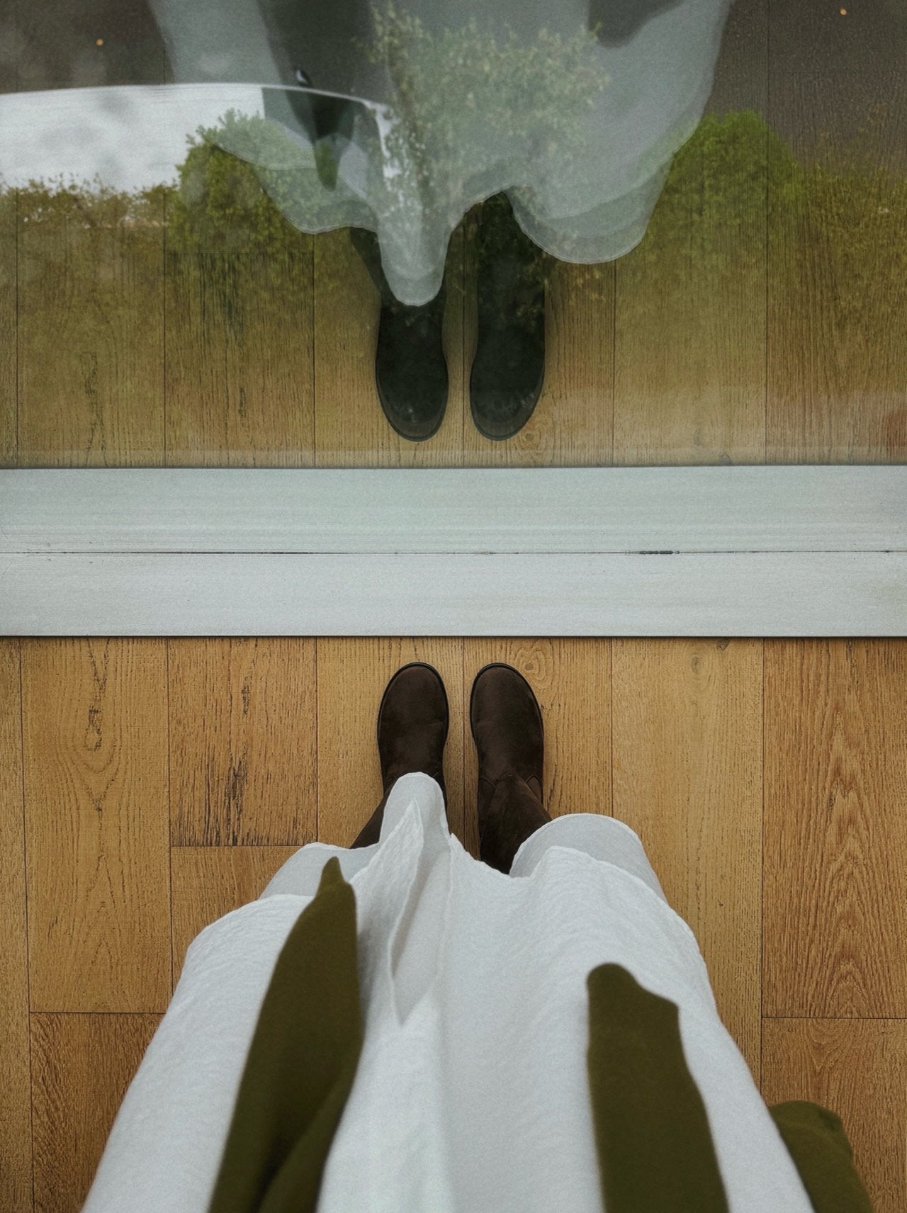 Olive V-Cut Belted Boots-2col