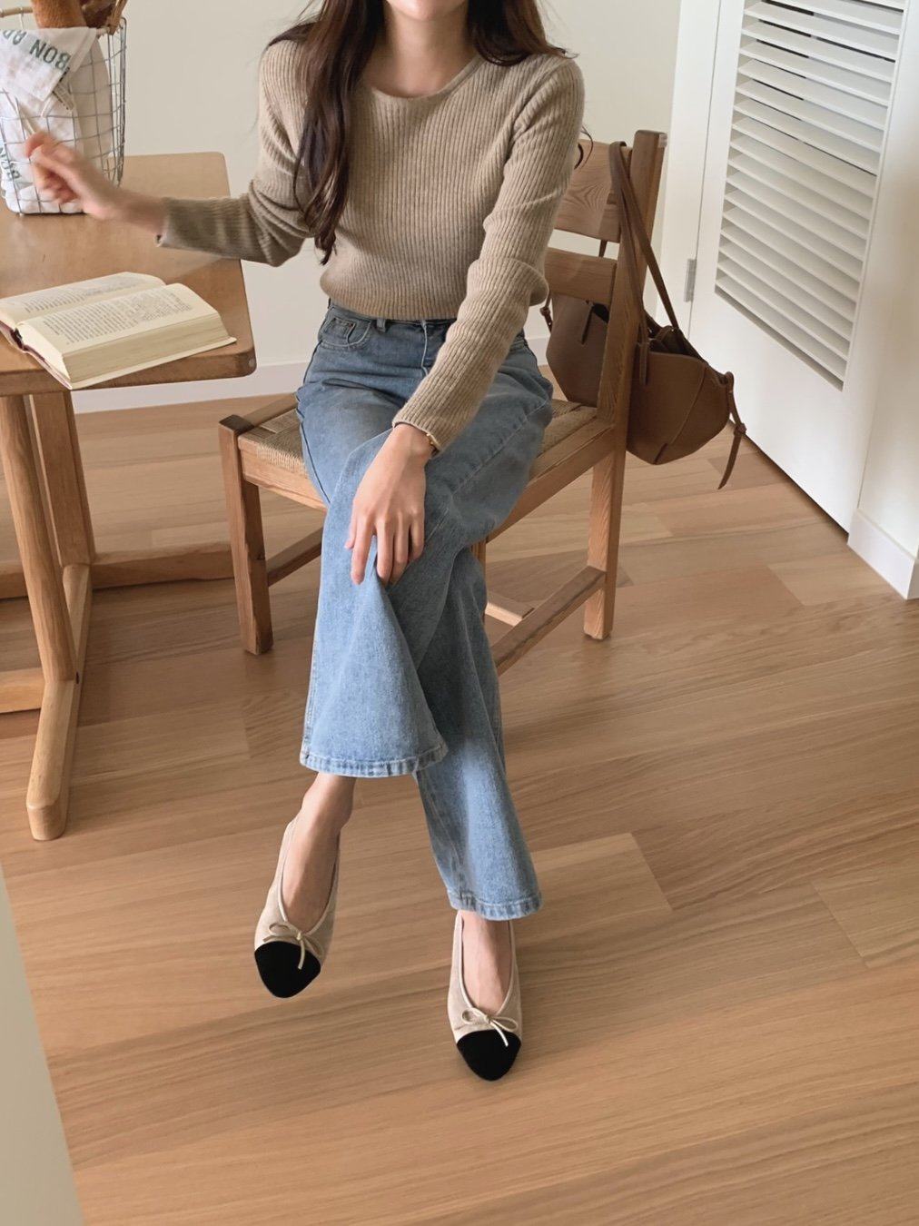 front velvet ribbon suede flat