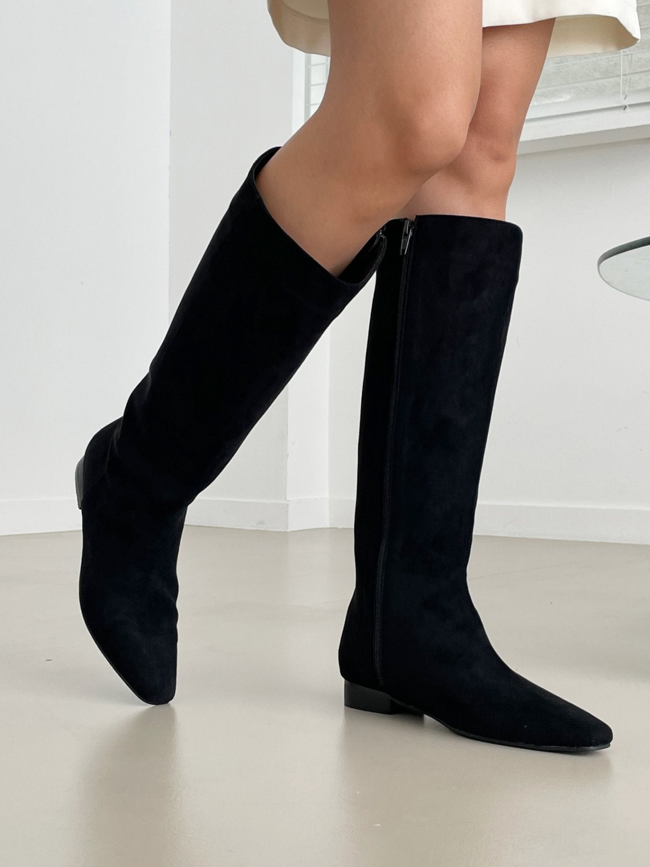 Simple Basic Suede Boots