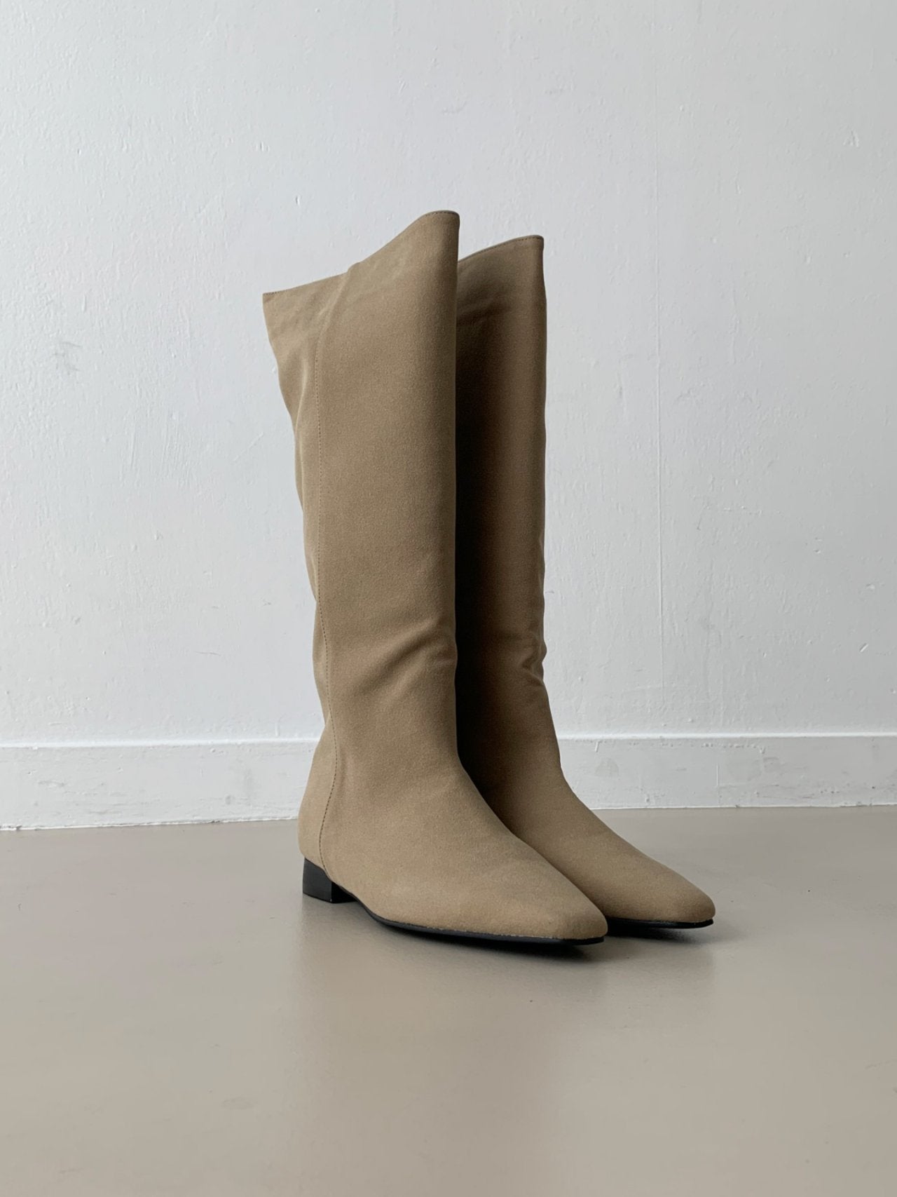 Simple Basic Suede Boots