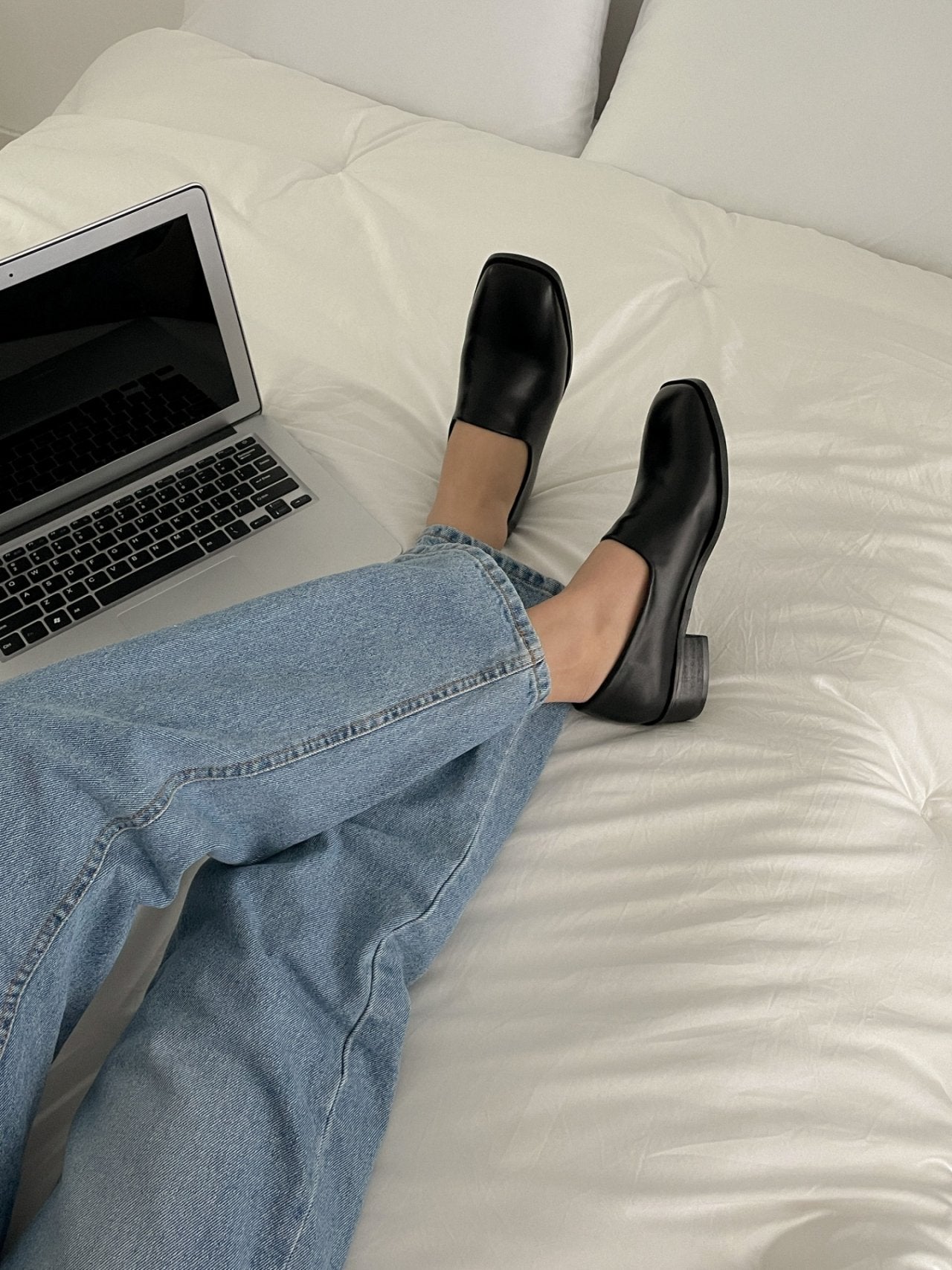 Basic simple loafer