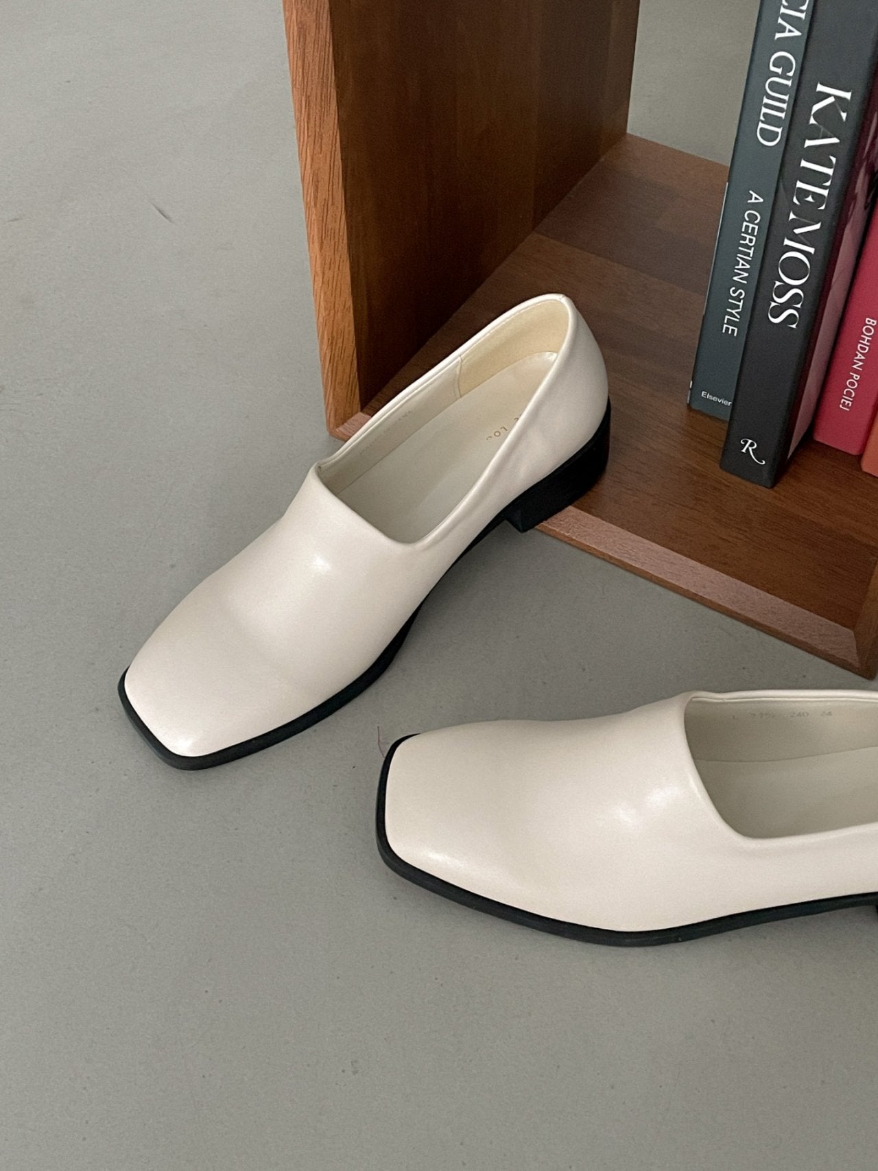 Basic simple loafer
