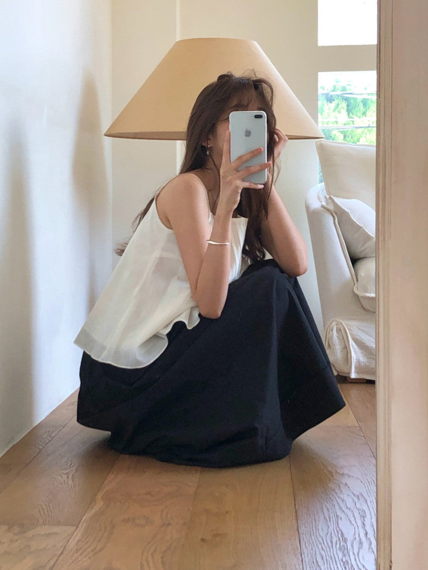 Lobe pintuck sleeveless blouse-2col