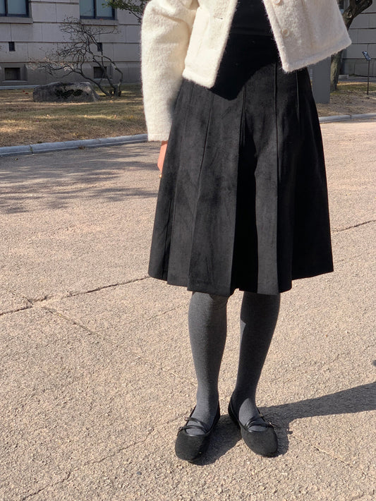 some suede skirt-2col