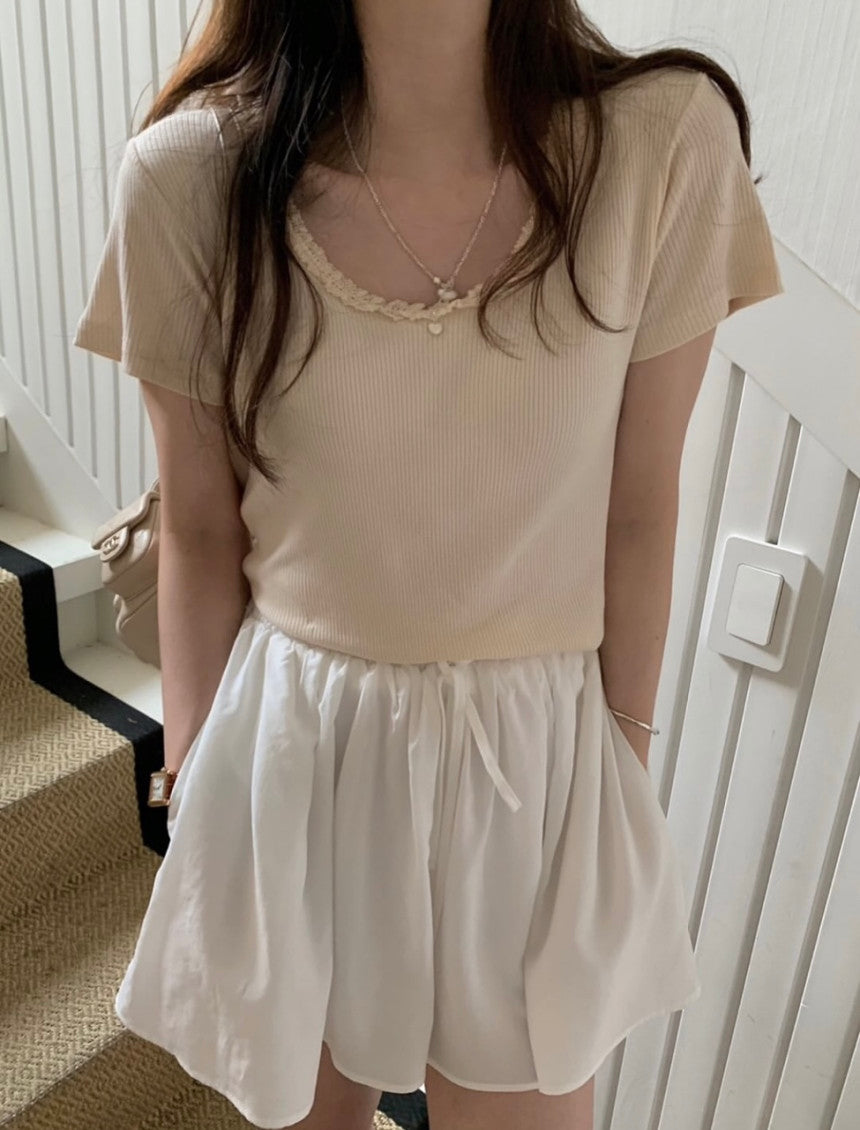Blooming U-neck T-3col