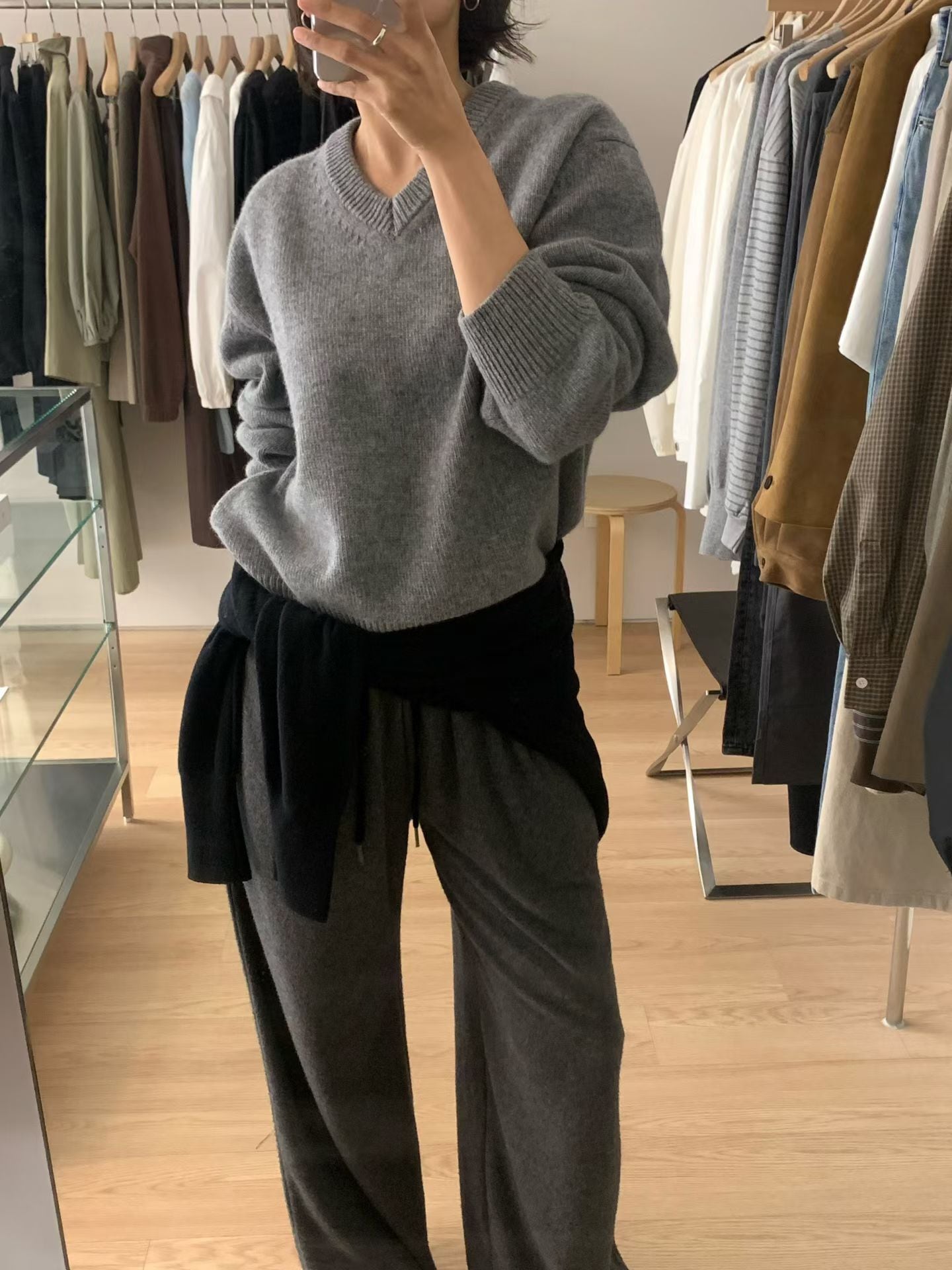 Haus geelong wool v-neck knit-3col