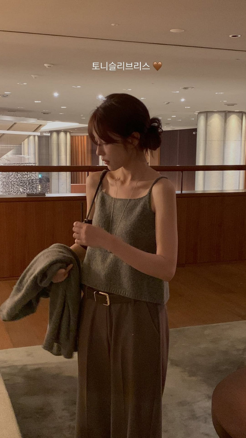 Toni wool sleeveless&v-knit-4col