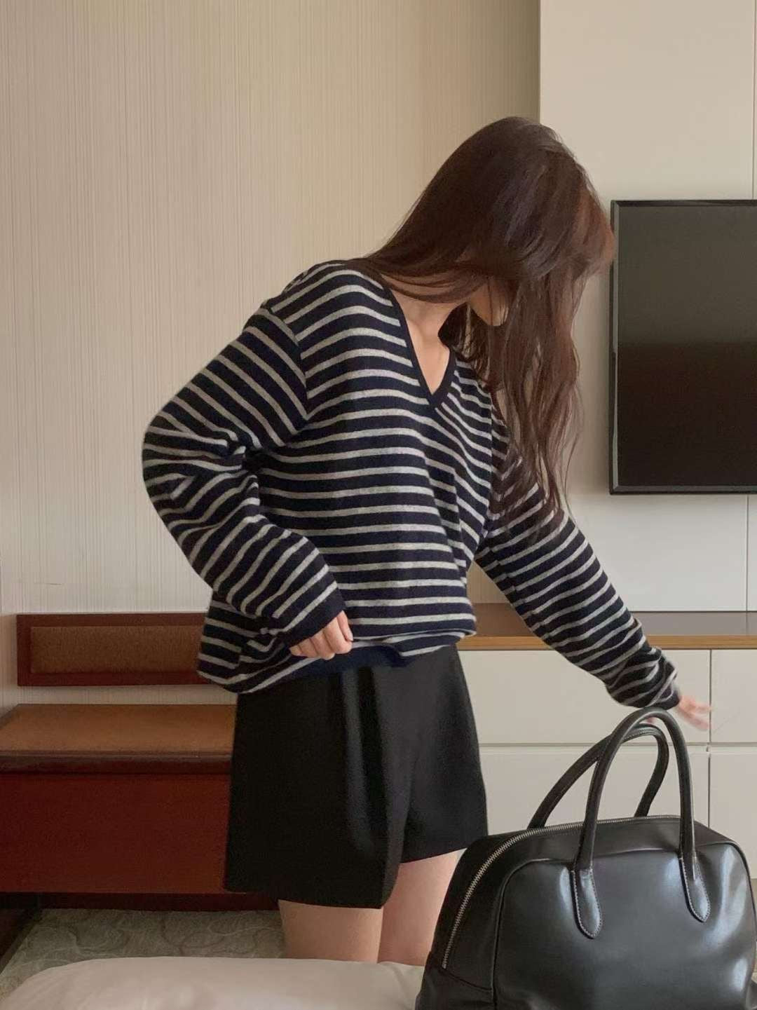 s.t v neck knit-3col