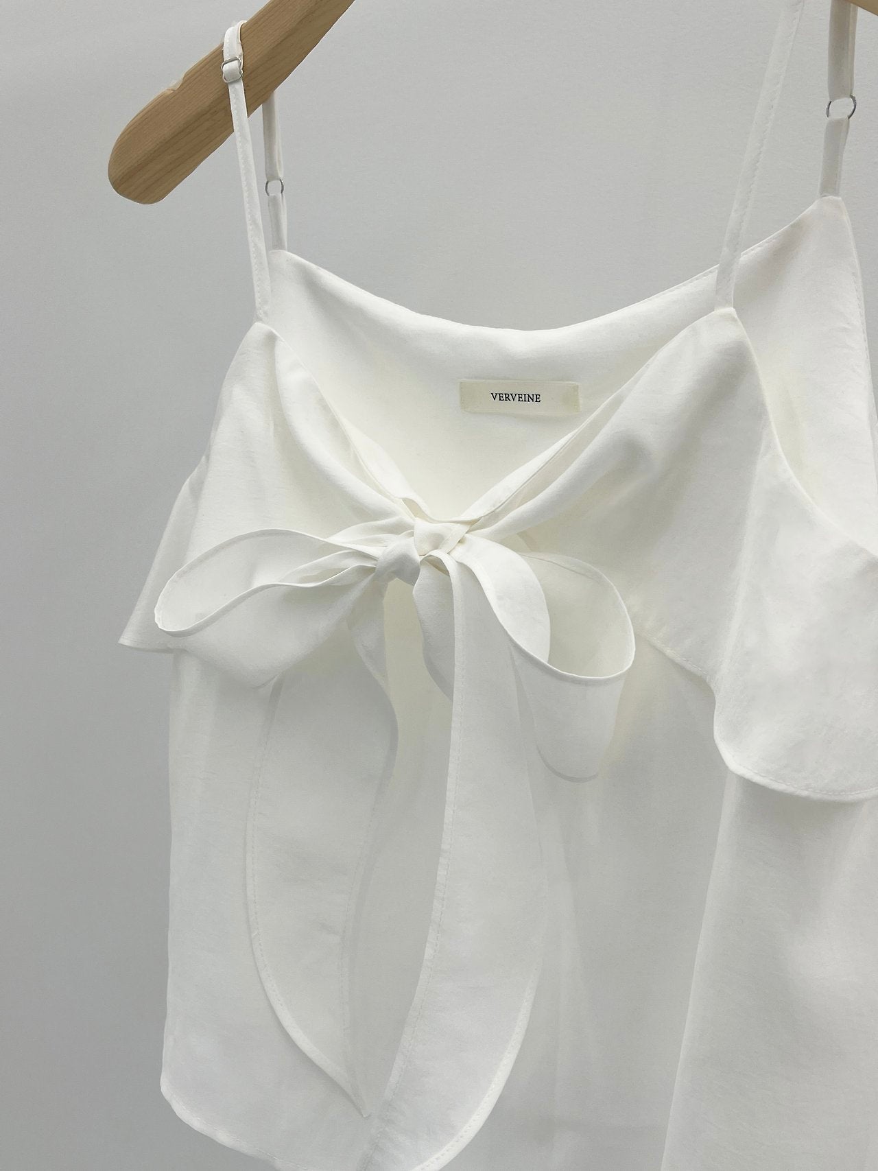 Seline ribbon sleeveless blouse-2col