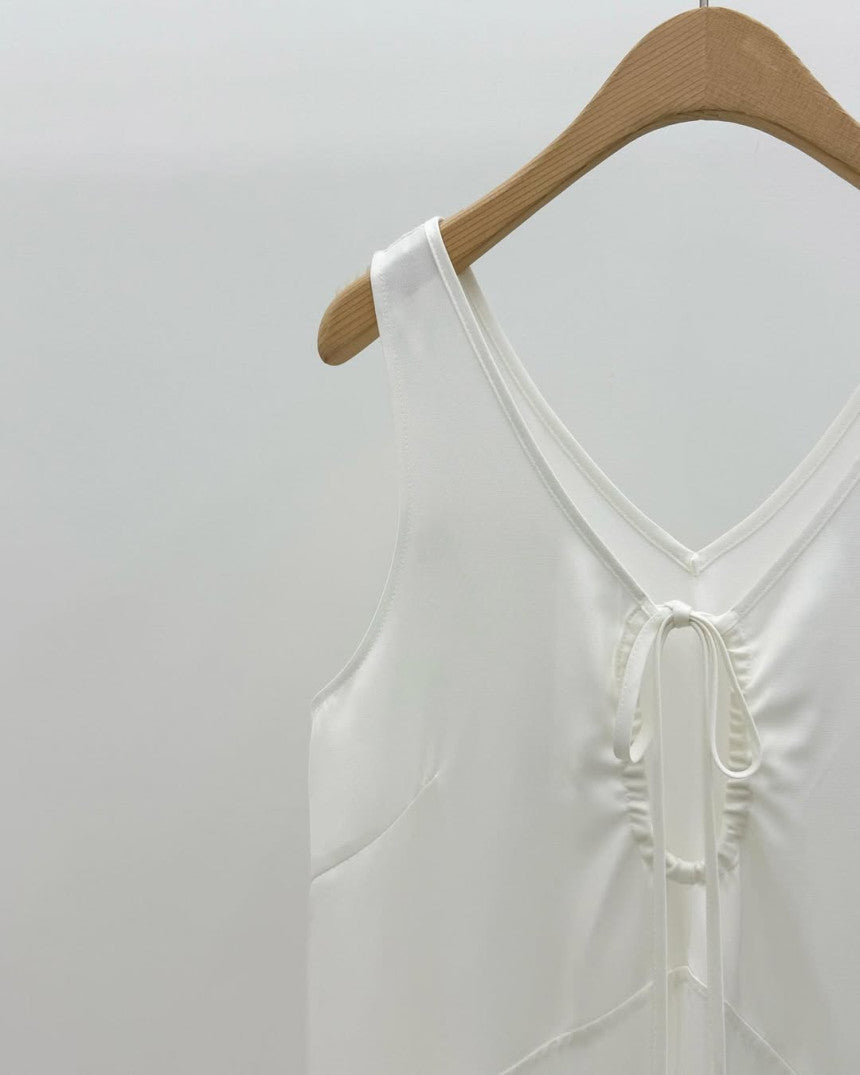 Ridge v-neck back string onepiece