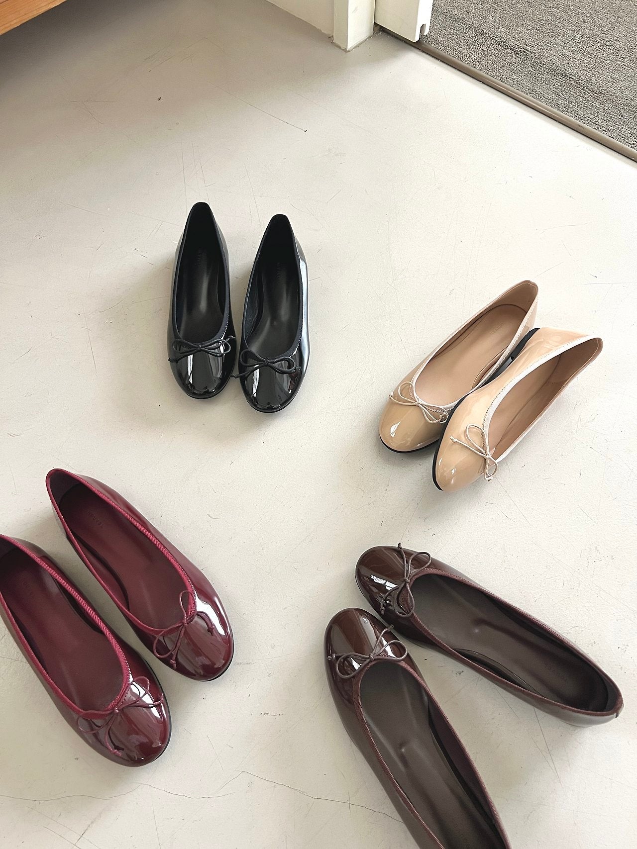 Enamel ribbon flats
