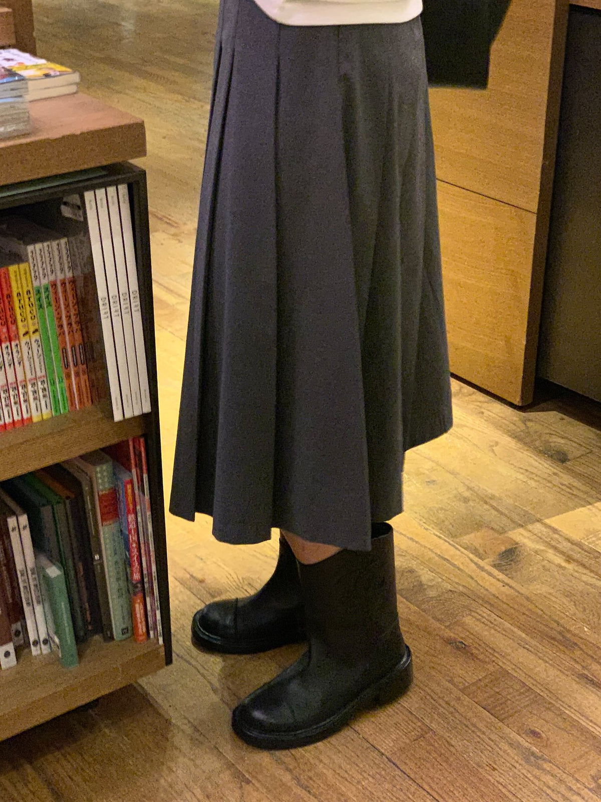 berry pleated midi skirt-2col