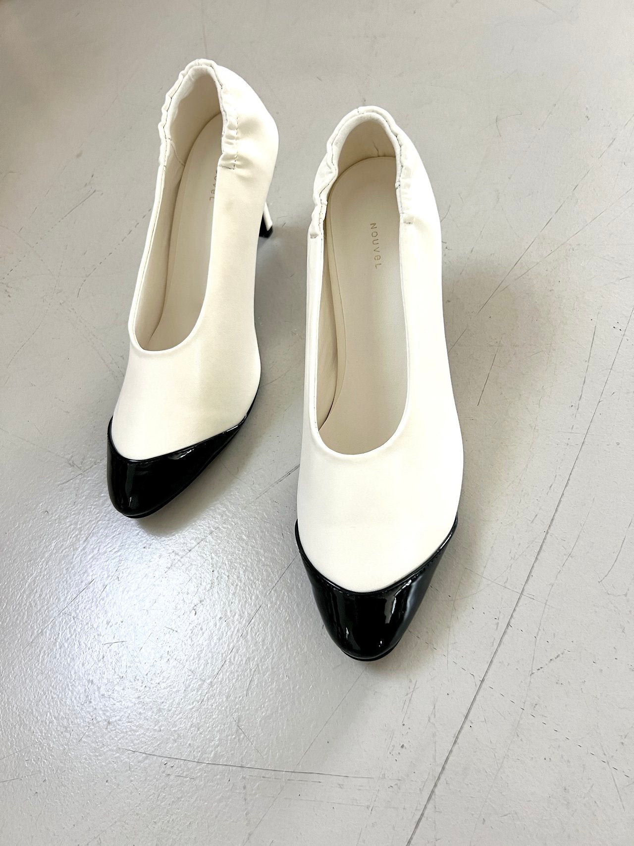 Two-tone combo stretch banding pumps