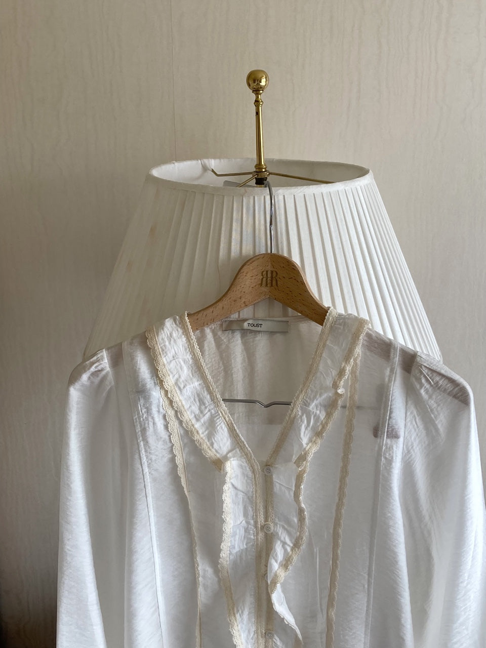 noil lace blouse-2col
