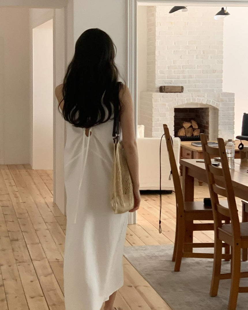 Ridge v-neck back string onepiece