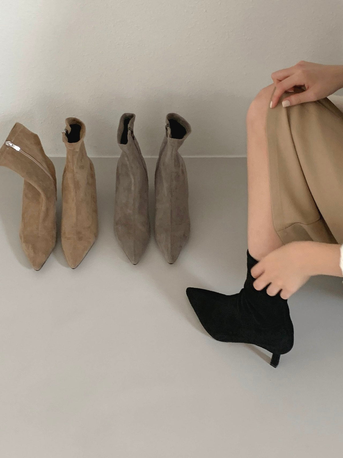 Suede span ankle boots