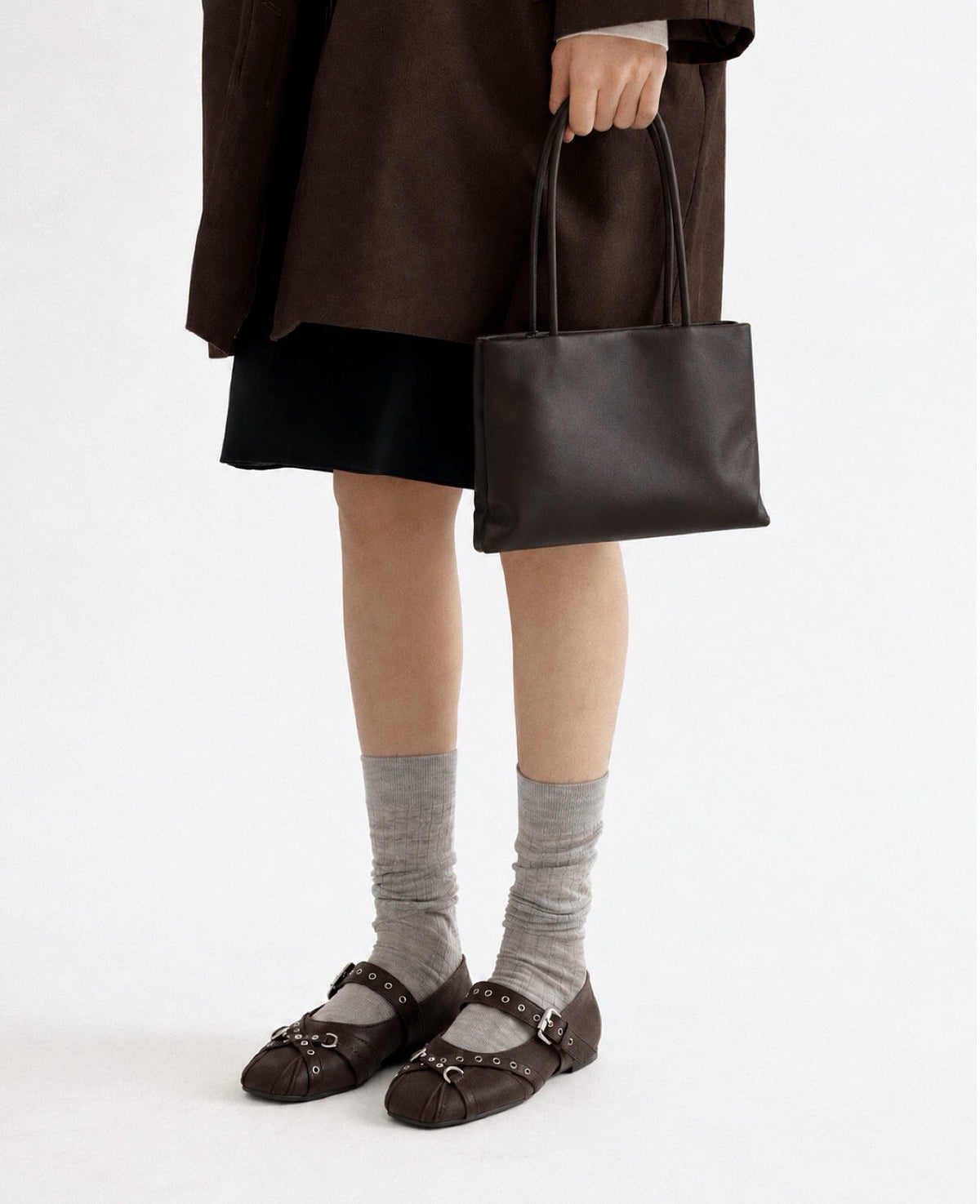 chrome eyelet flat-2col