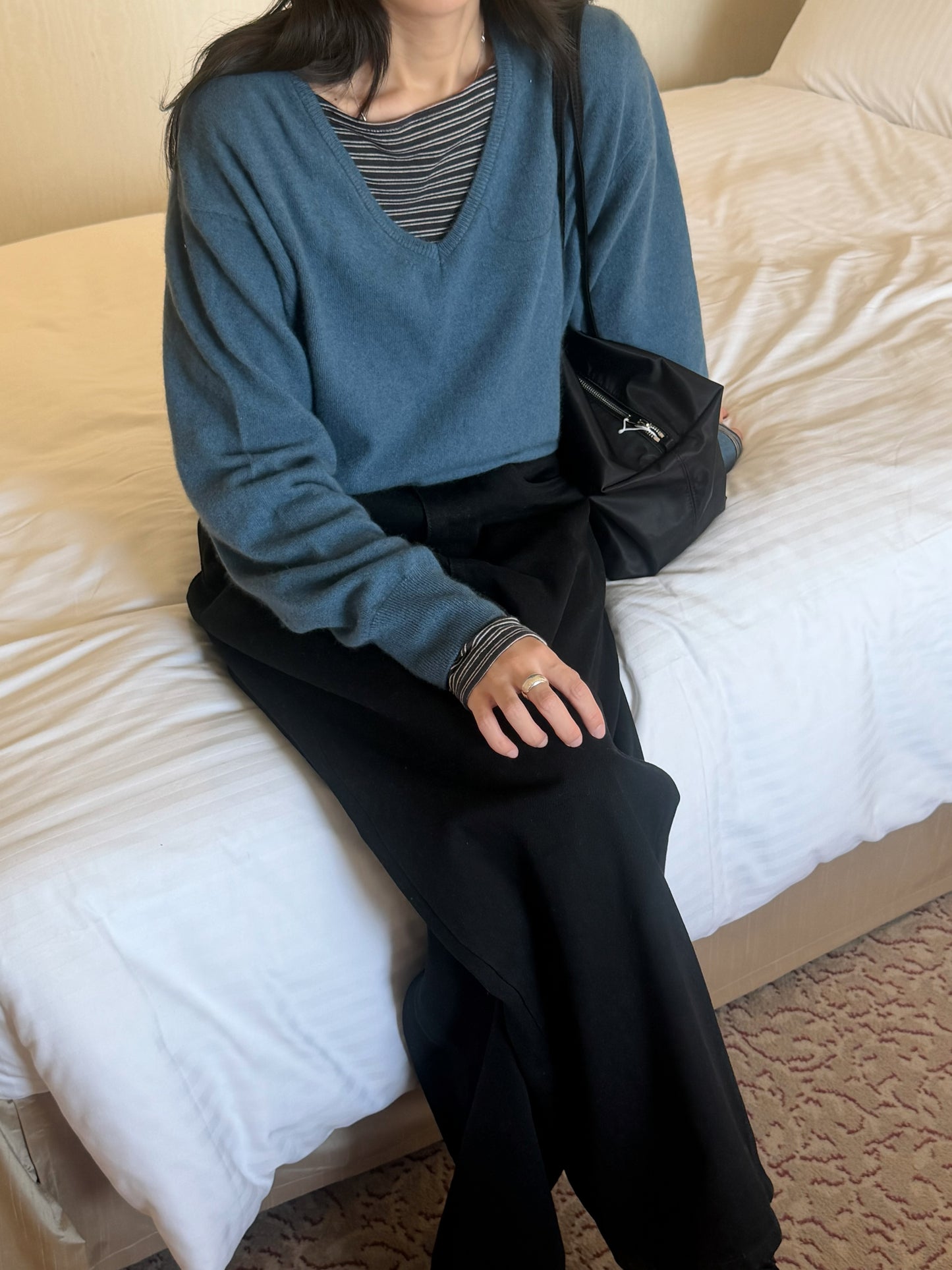 field raccoon v knit-2col