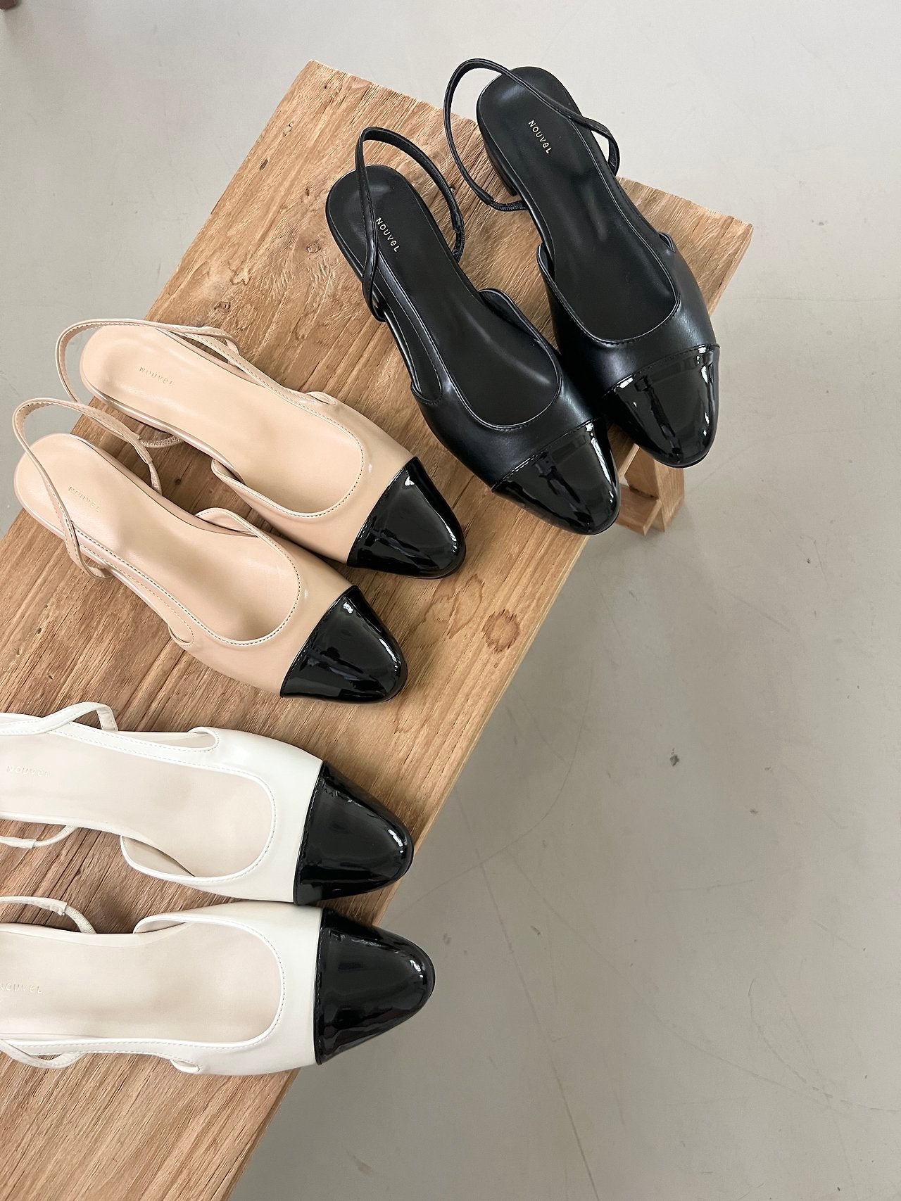 Two-tone color-block sling back