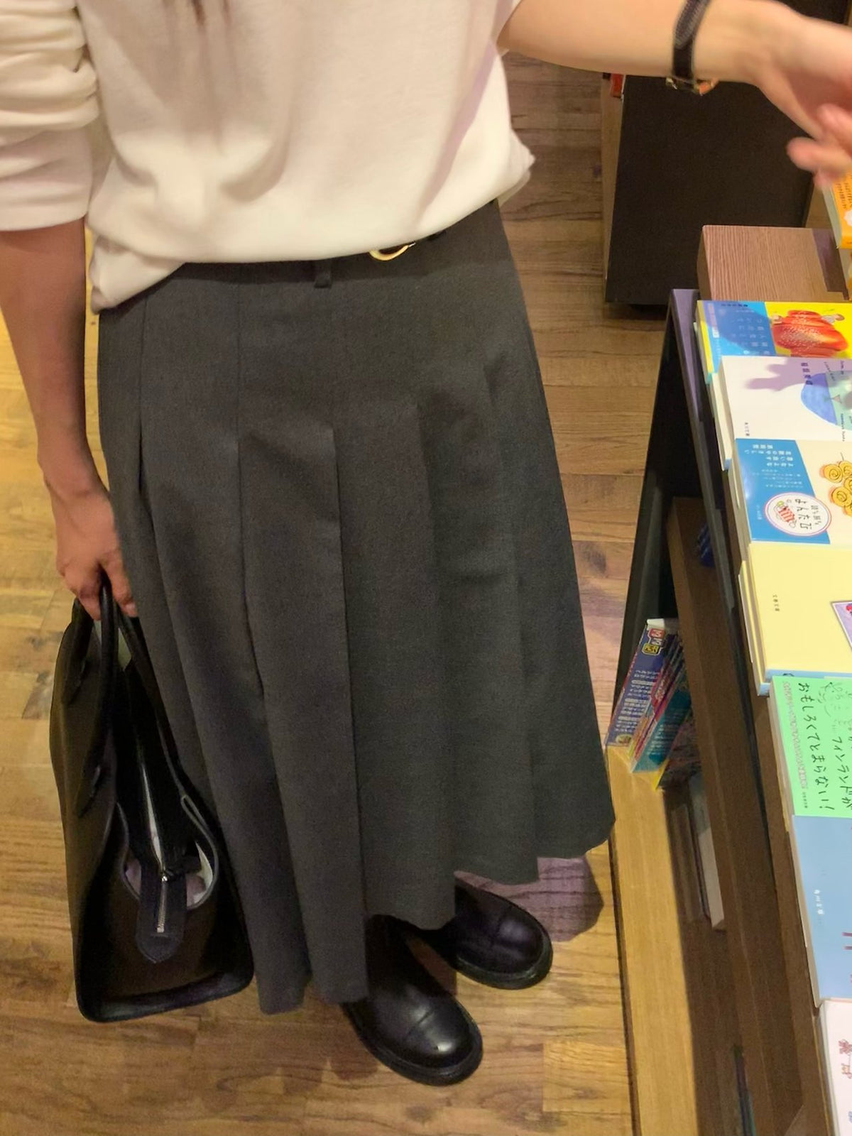 berry pleated midi skirt-2col