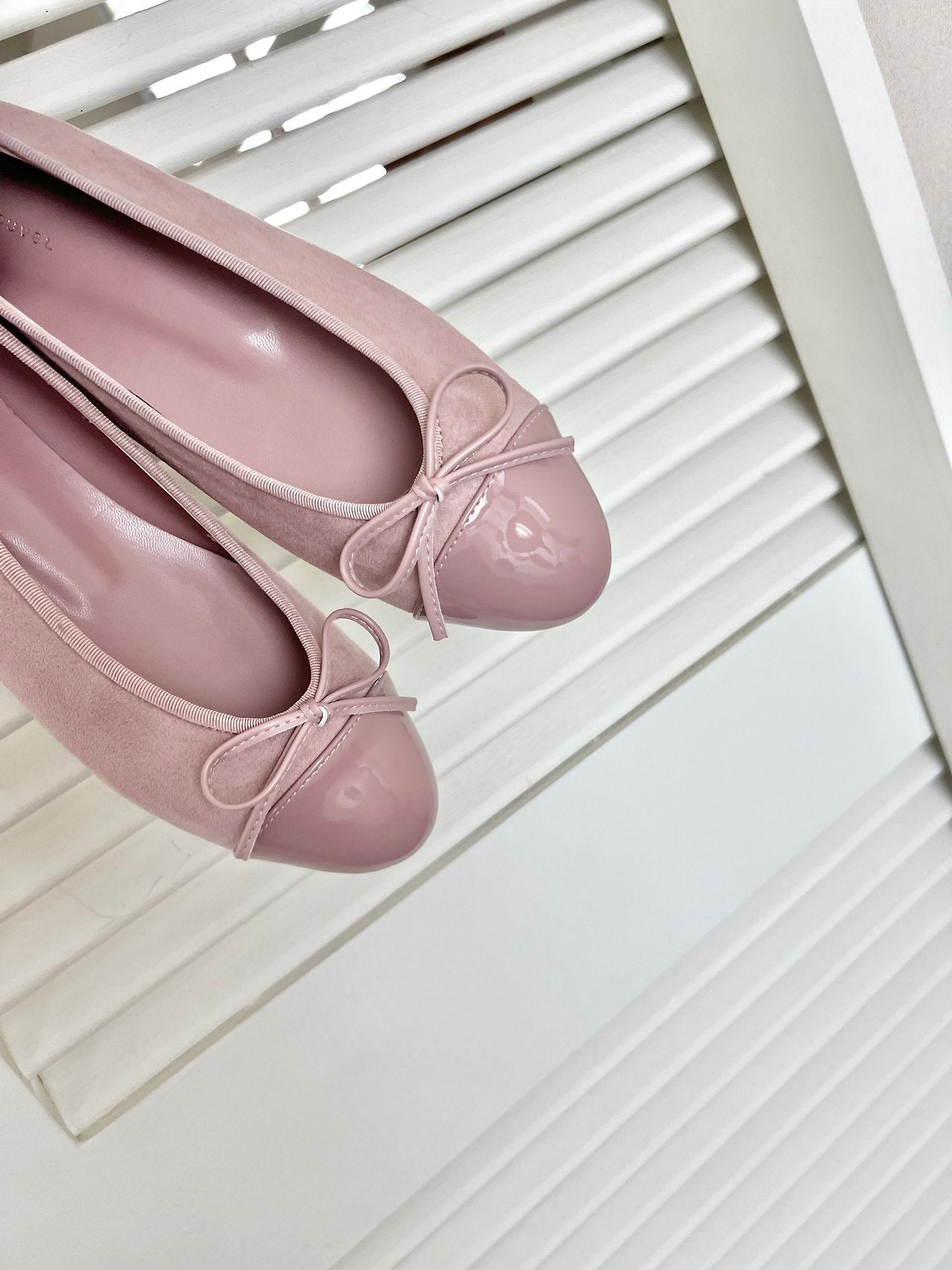 Autumn suede ribbon flats
