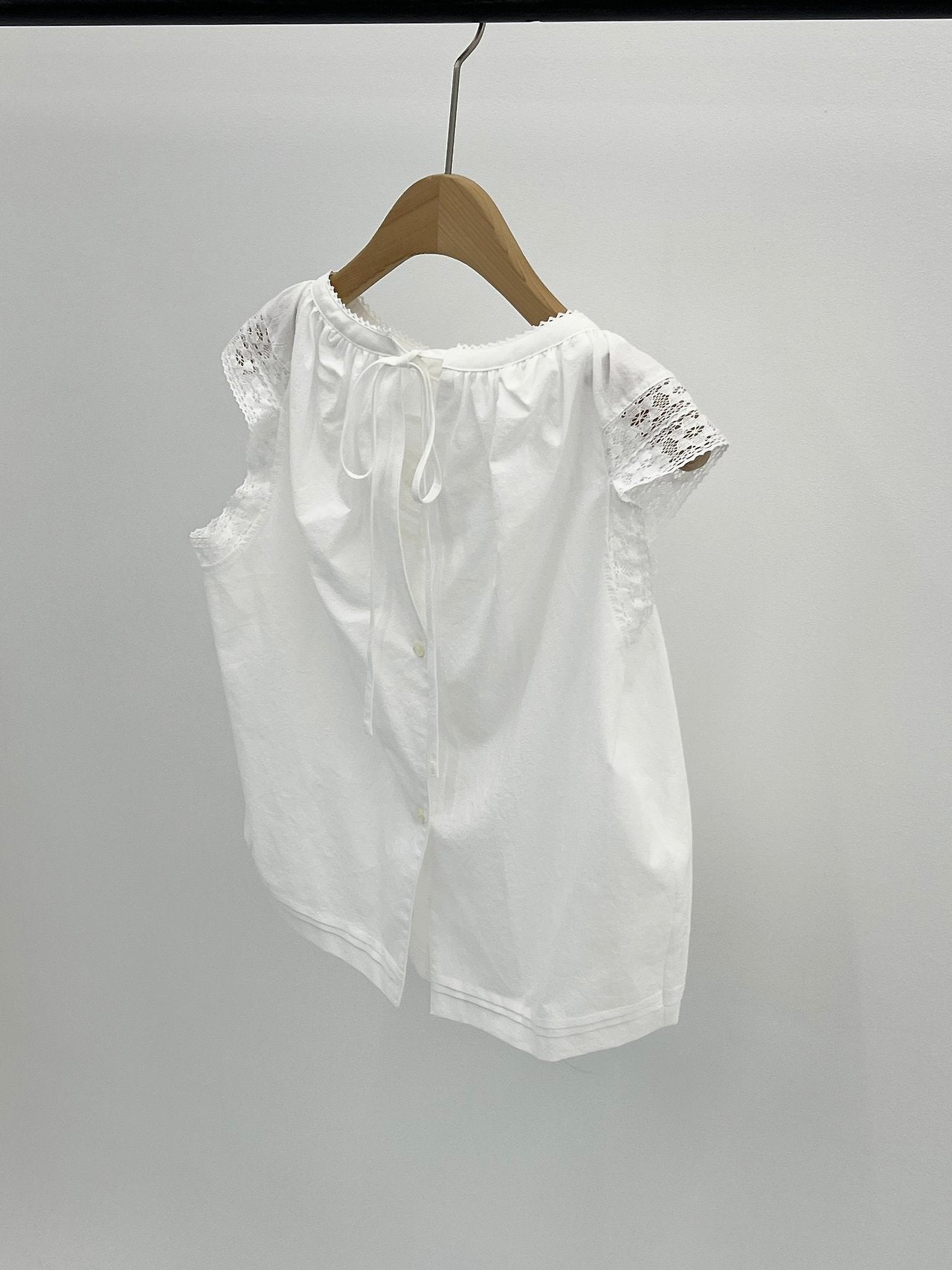 Mariel shoulder lace blouse