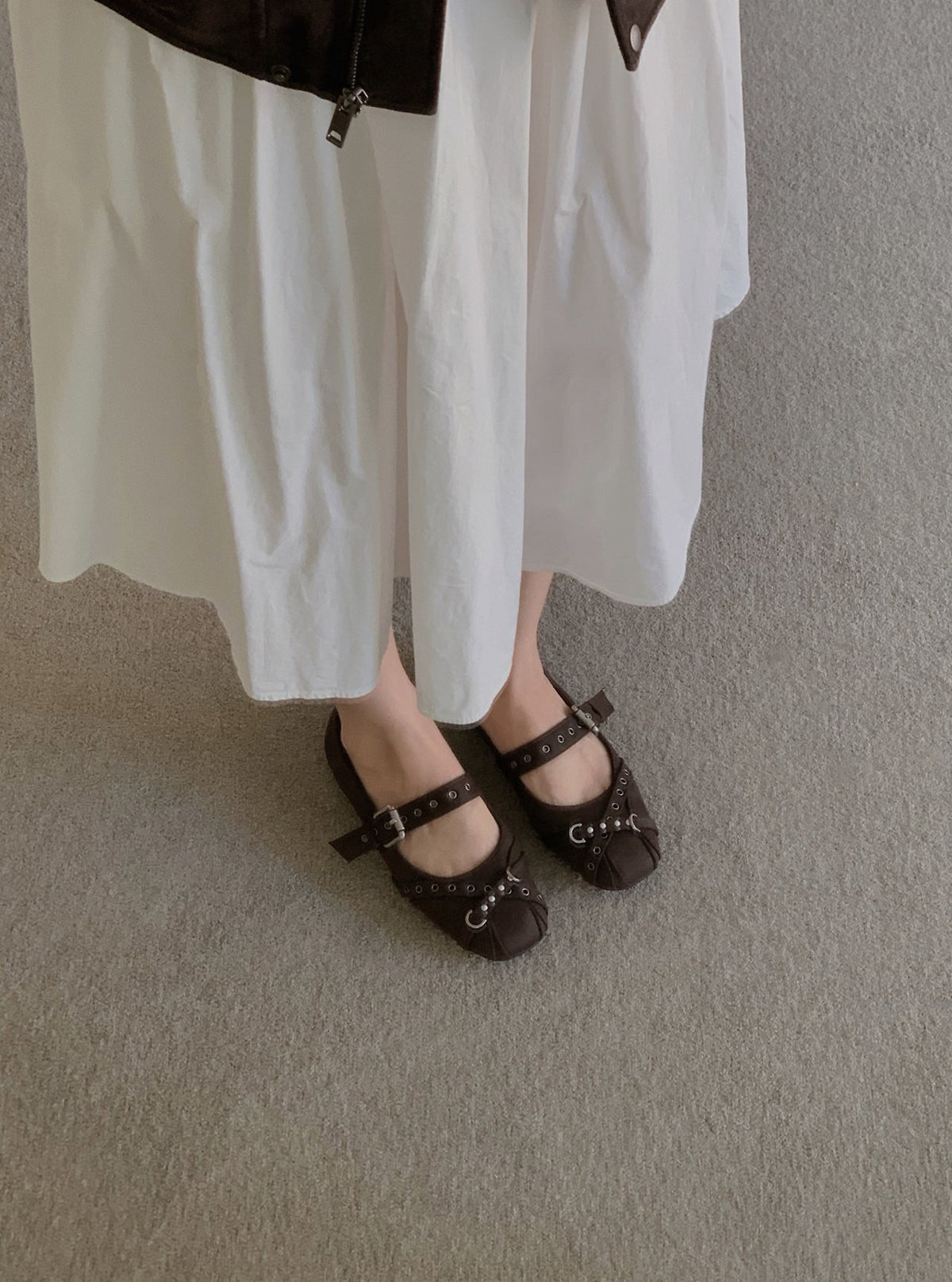 chrome eyelet flat-2col