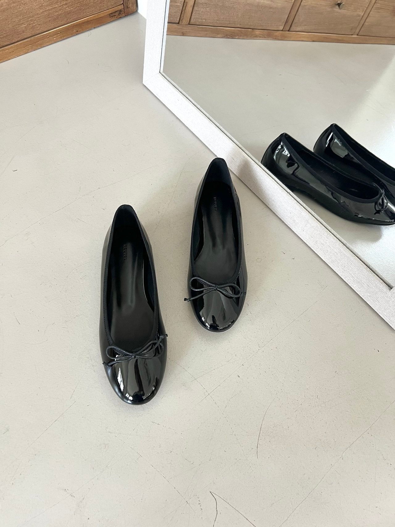 Enamel ribbon flats