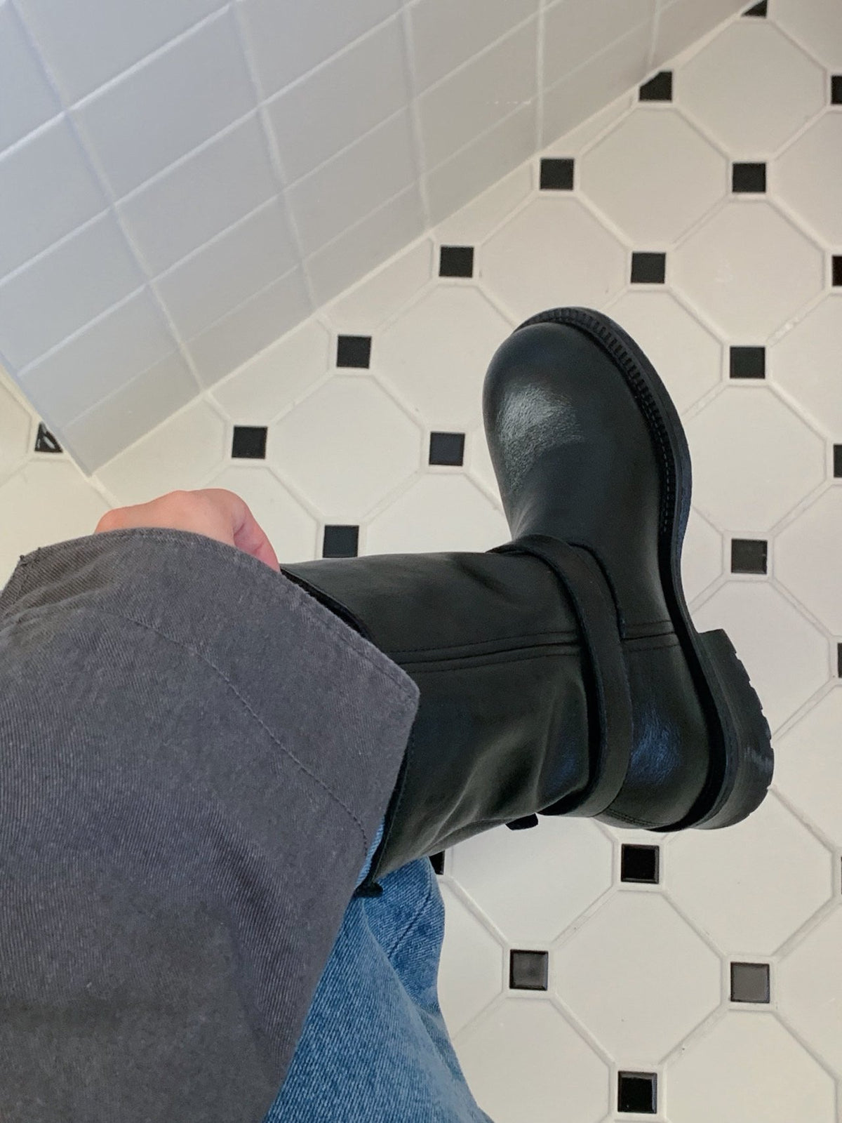 burnished leather buckle boots-2col
