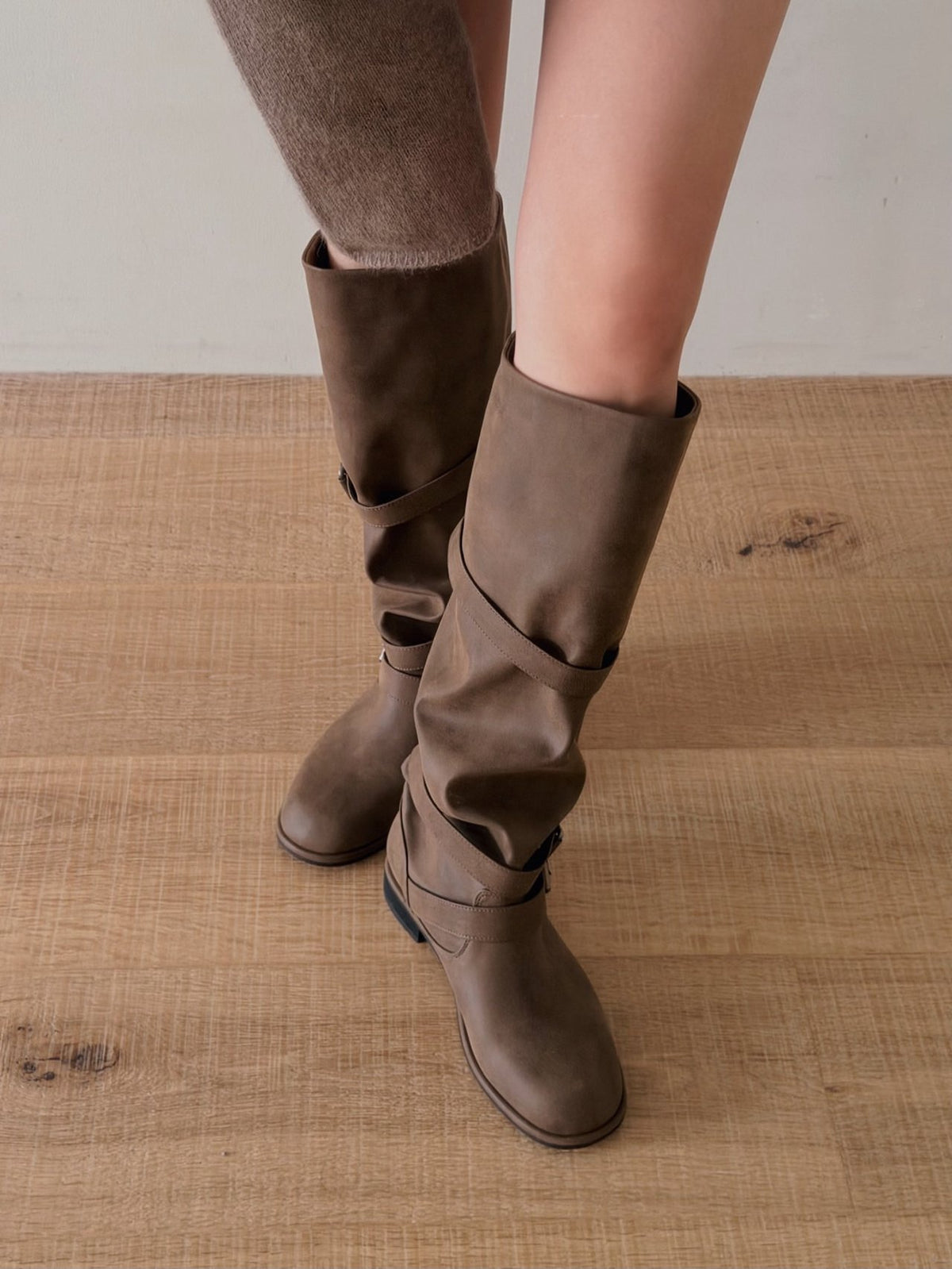 belted slouch boots-2col