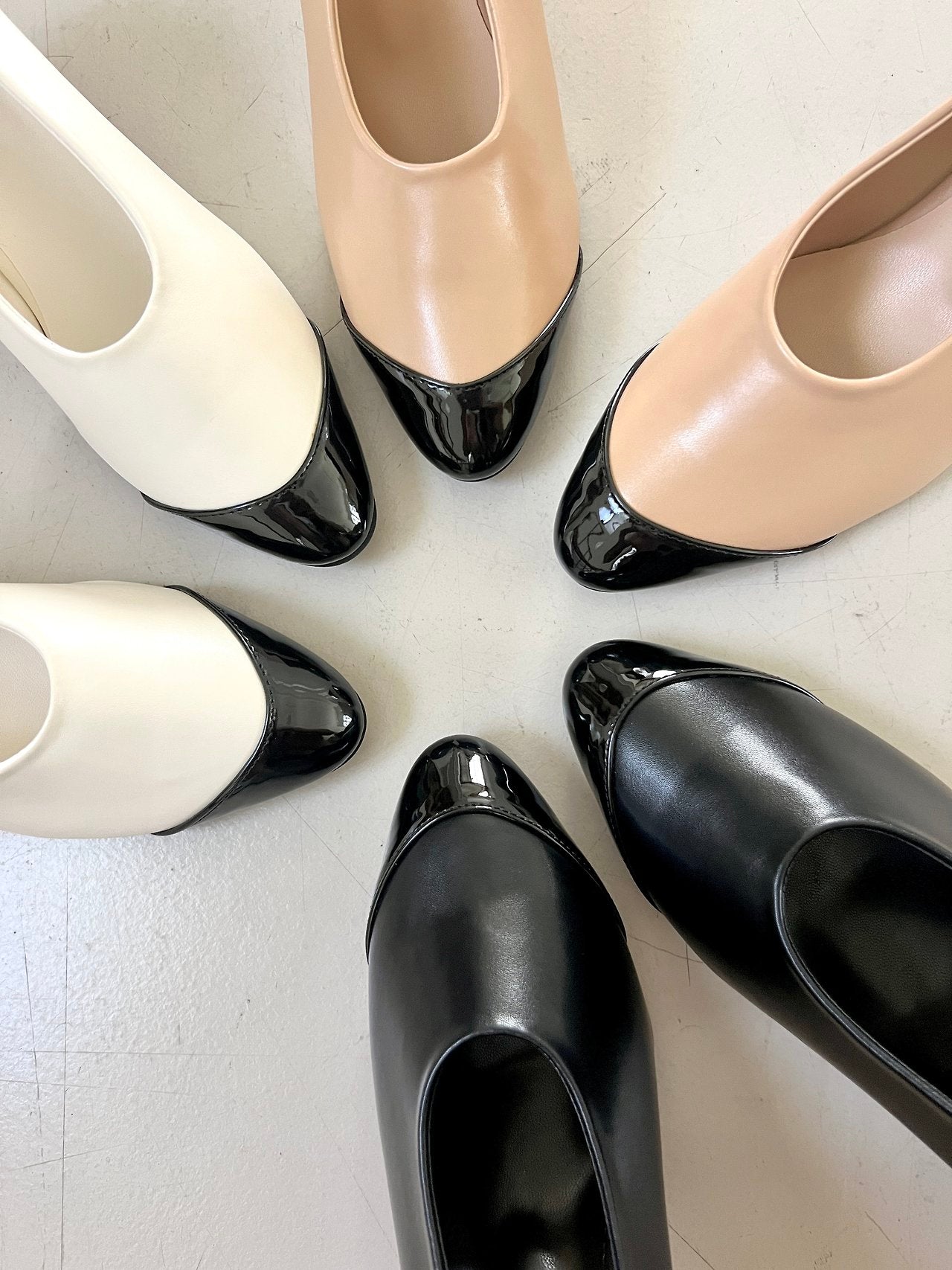 Two-tone combo stretch banding pumps