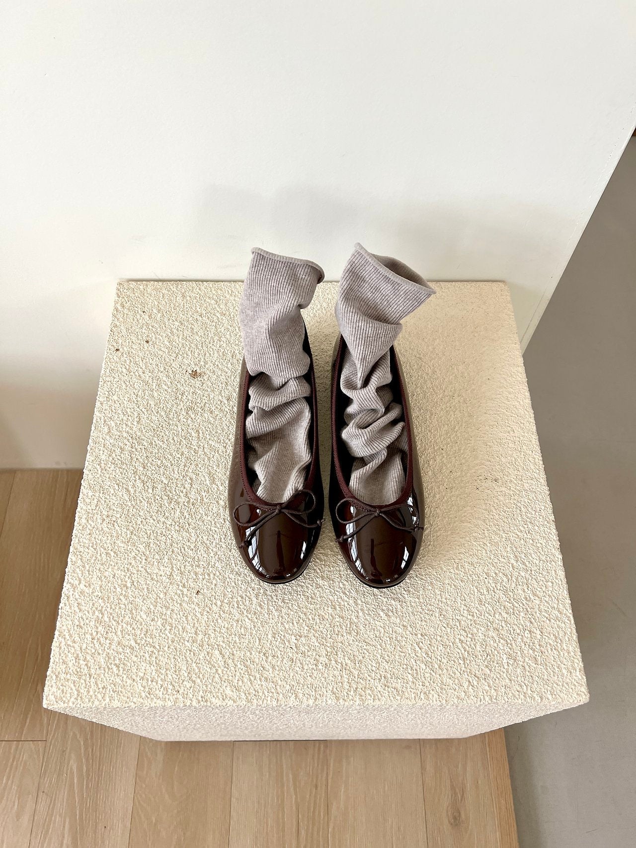 Enamel ribbon flats