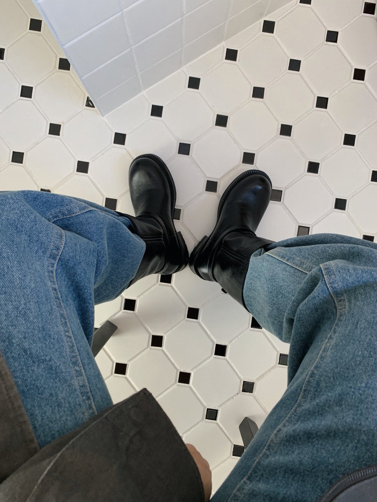burnished leather buckle boots-2col