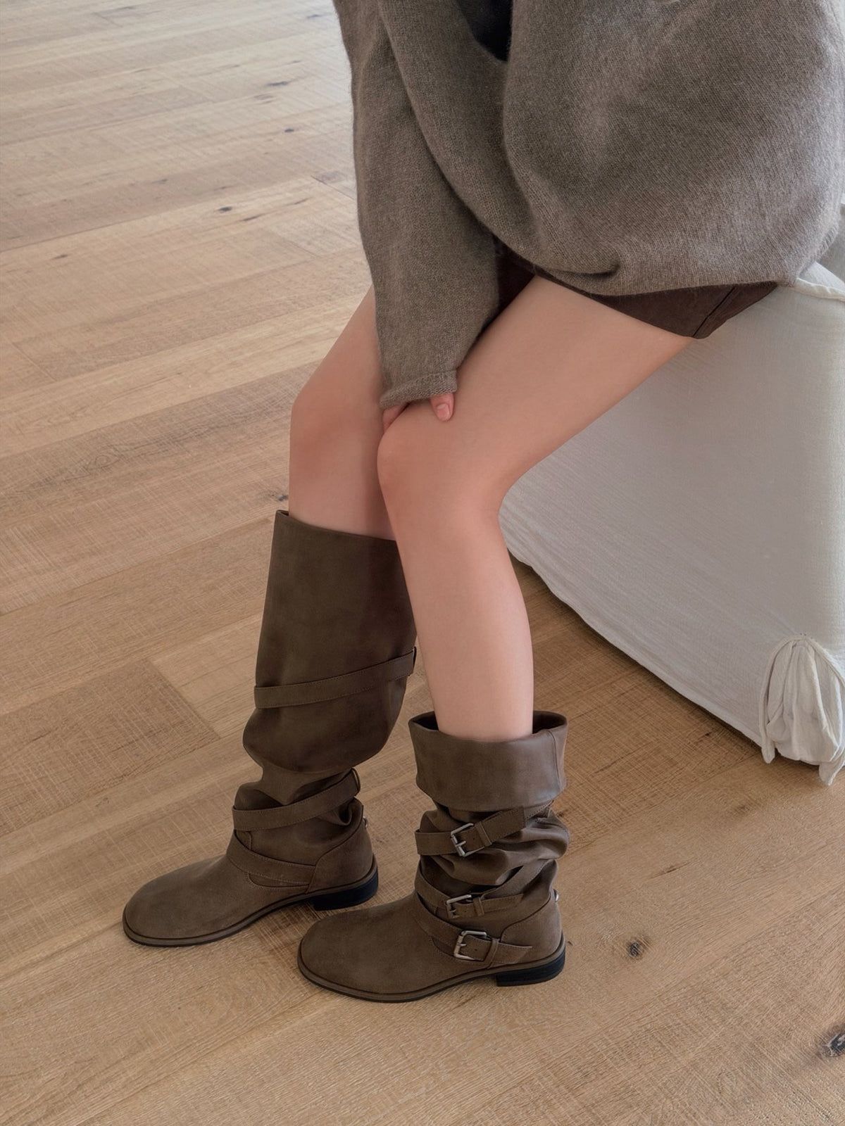 belted slouch boots-2col