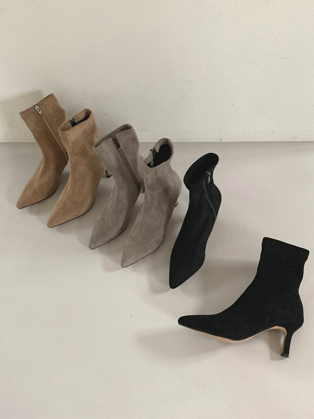 Suede span ankle boots