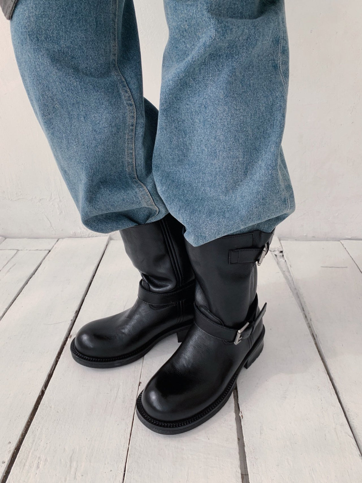 burnished leather buckle boots-2col